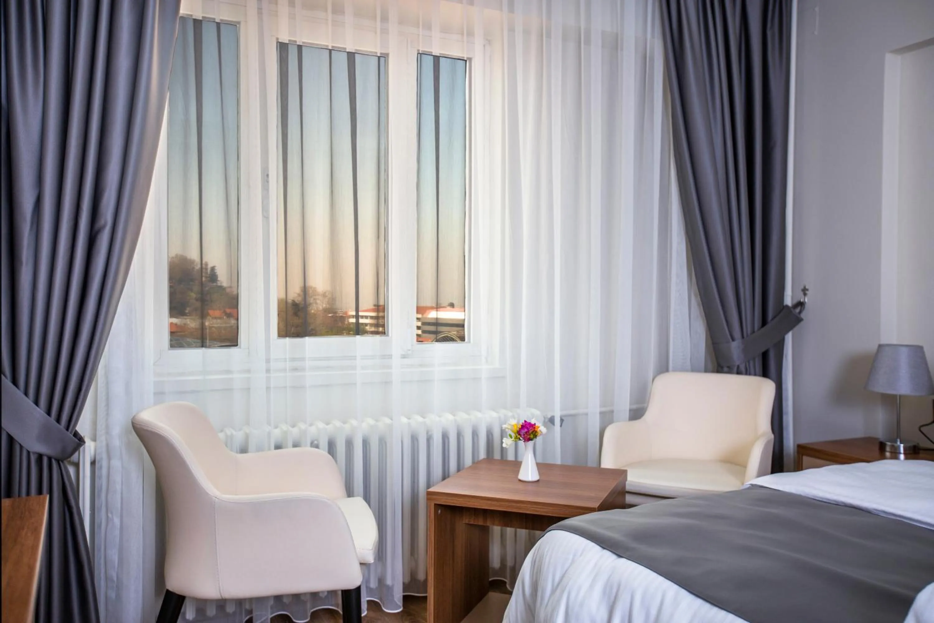 Seating area, Bed in Kutlucan Oldtown