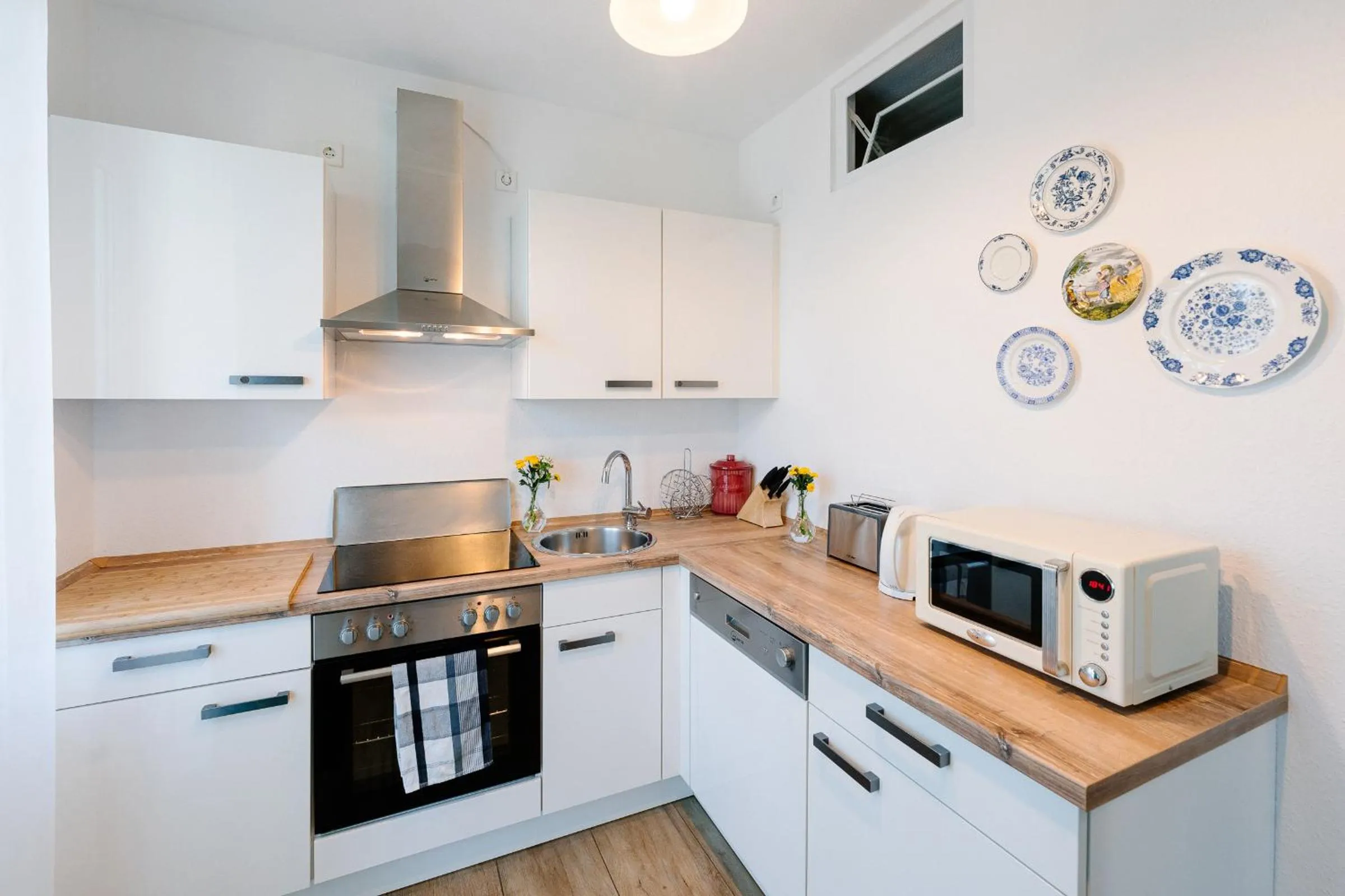 Kitchen or kitchenette in GästeHaus am Flughafen Düsseldorf