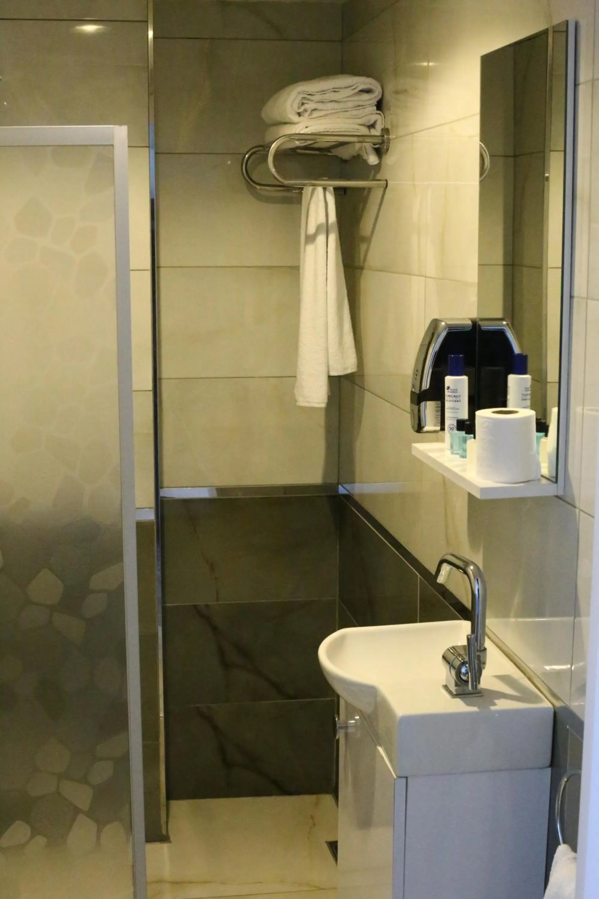 Bathroom in Eva Otel