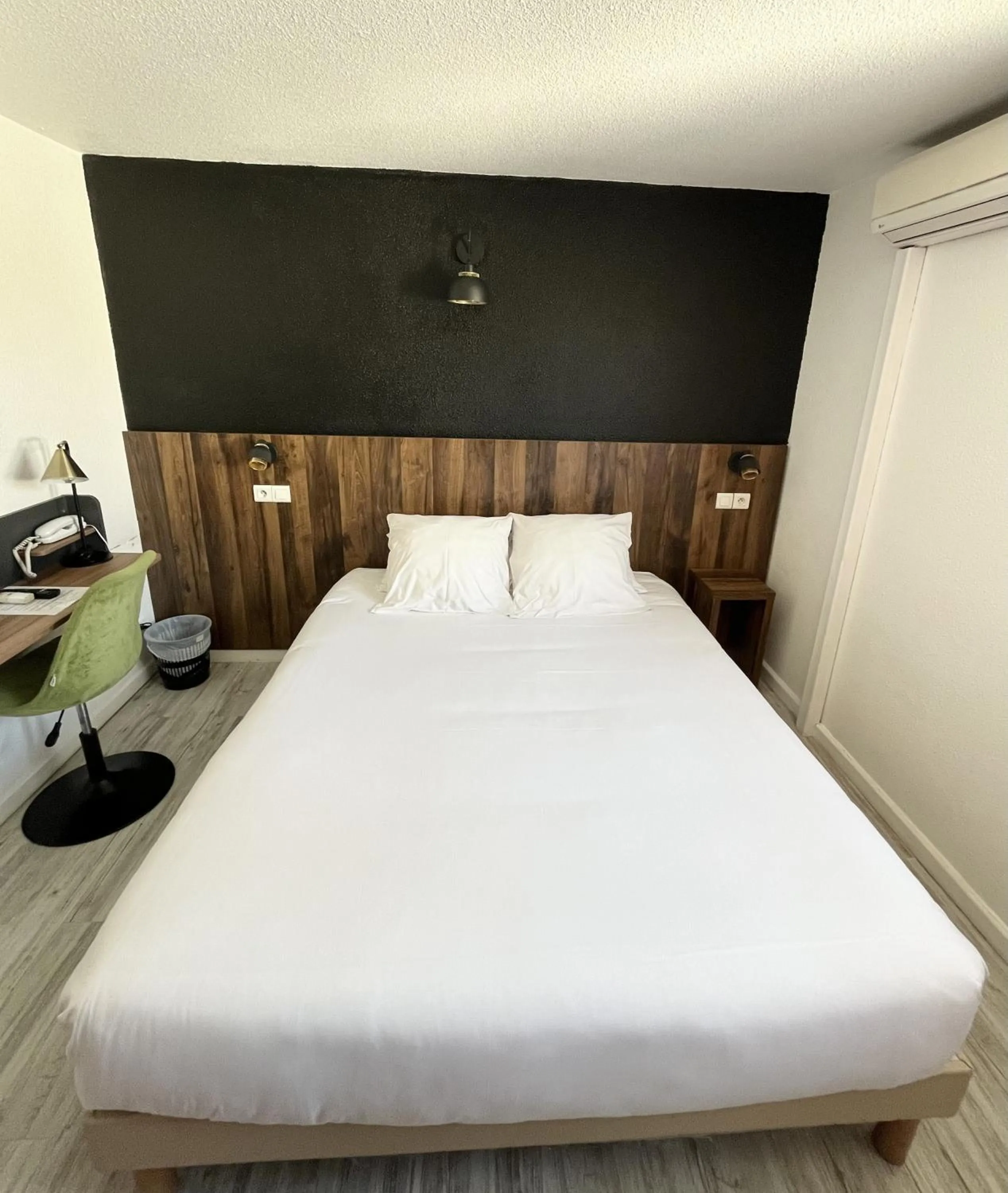 Bed in FastHôtel Mont de Marsan - Un Hôtel FH Collection