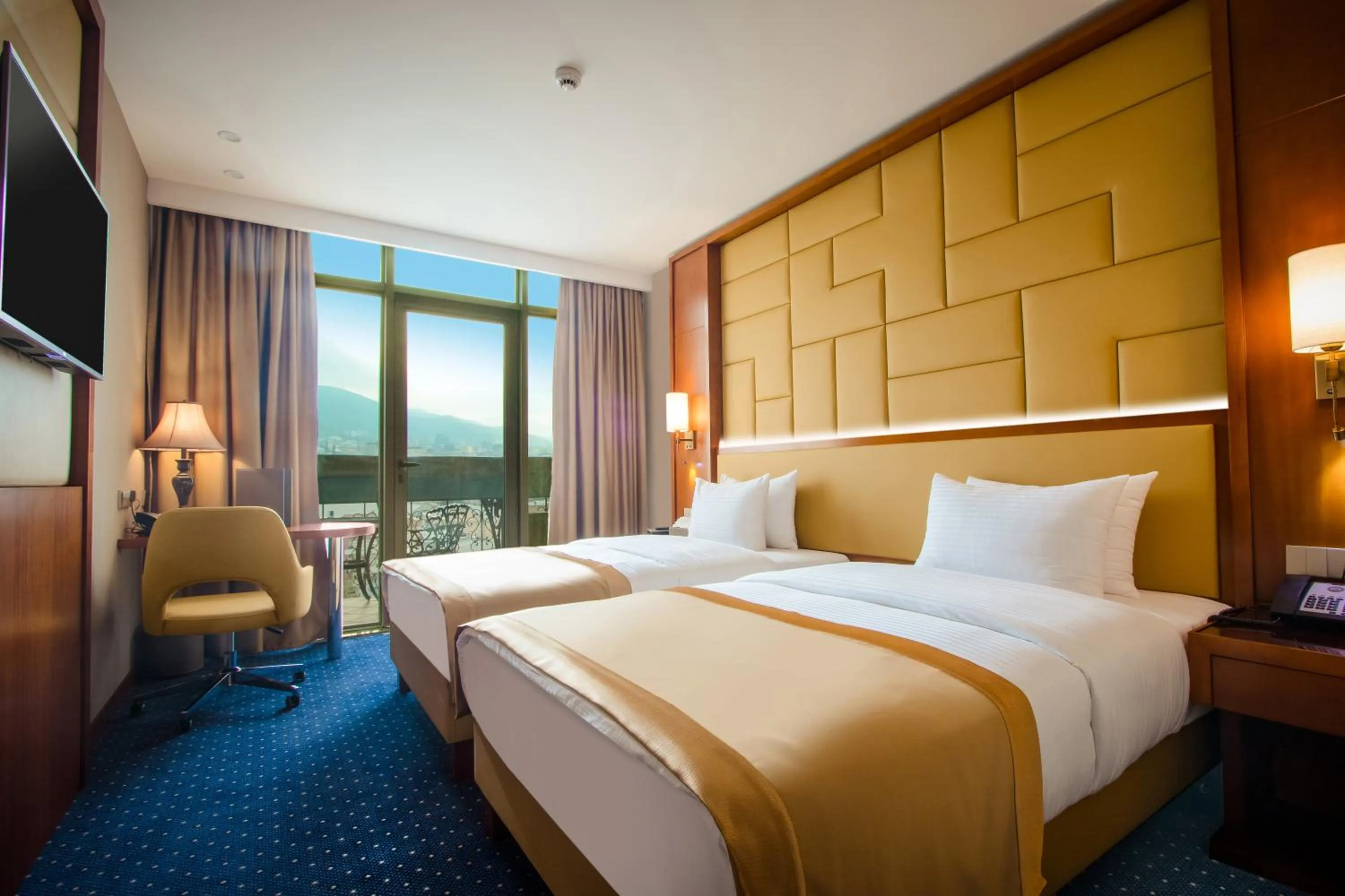 Photo of the whole room, Bed in New Tiflis Hotel