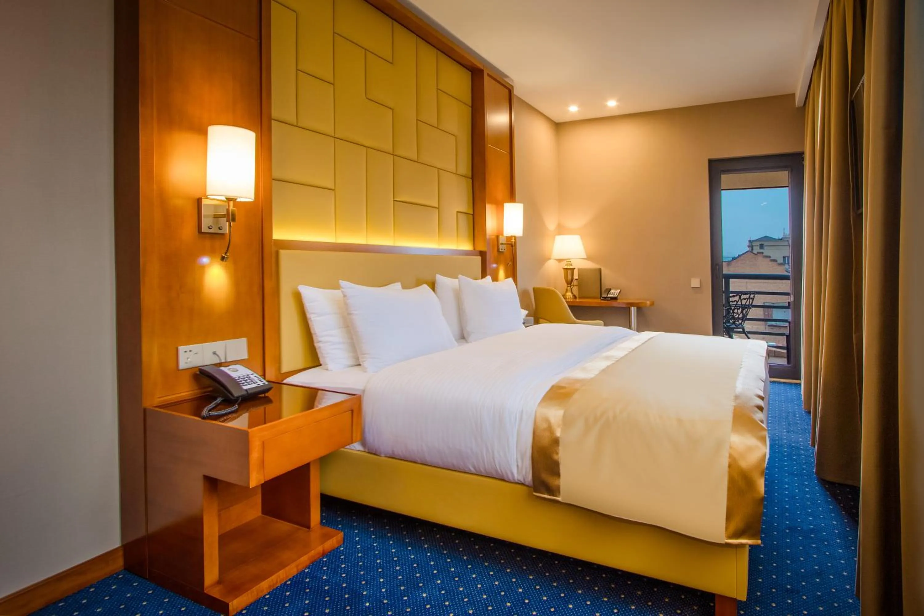 Photo of the whole room, Bed in New Tiflis Hotel