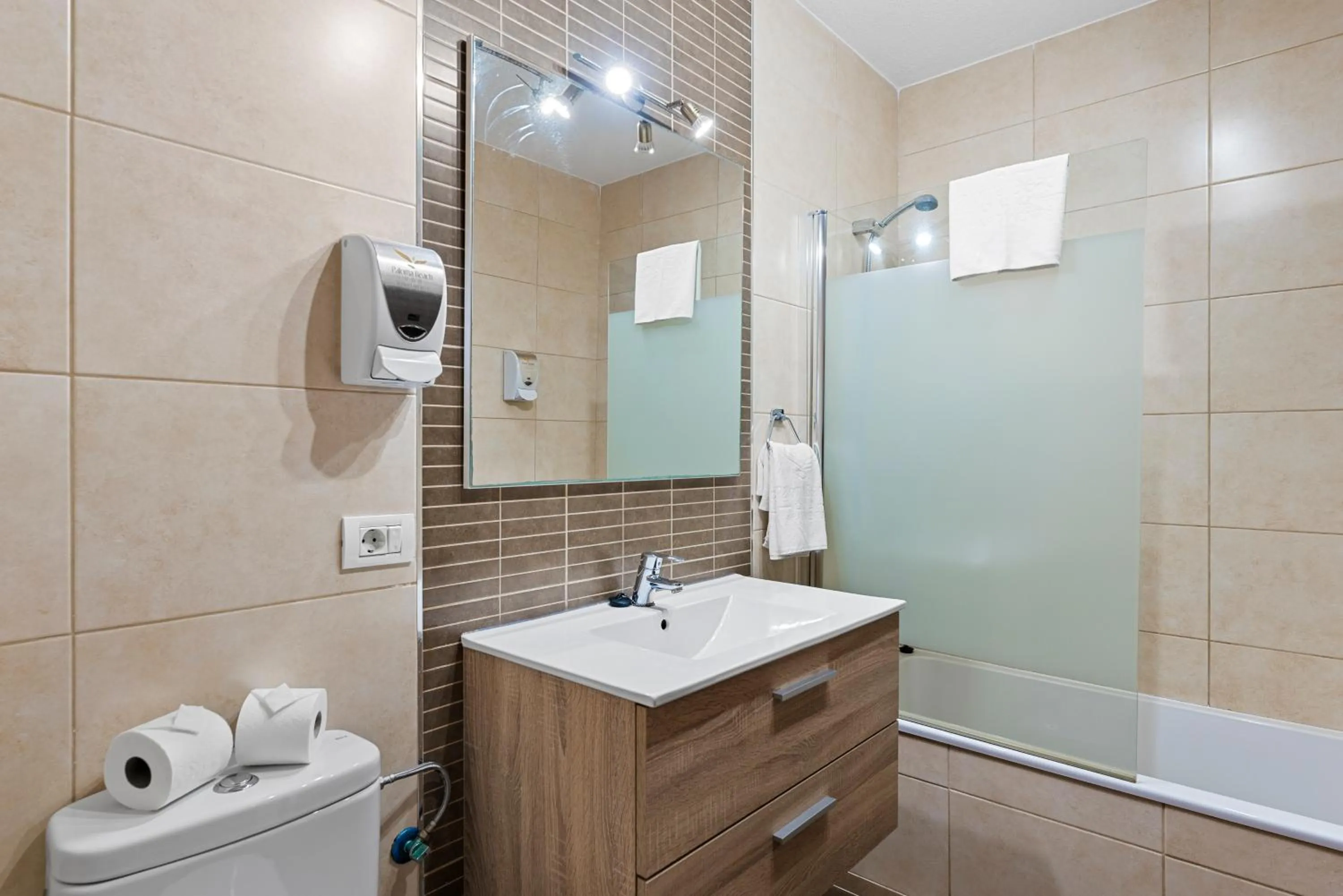 Shower in Paloma Beach Apartments