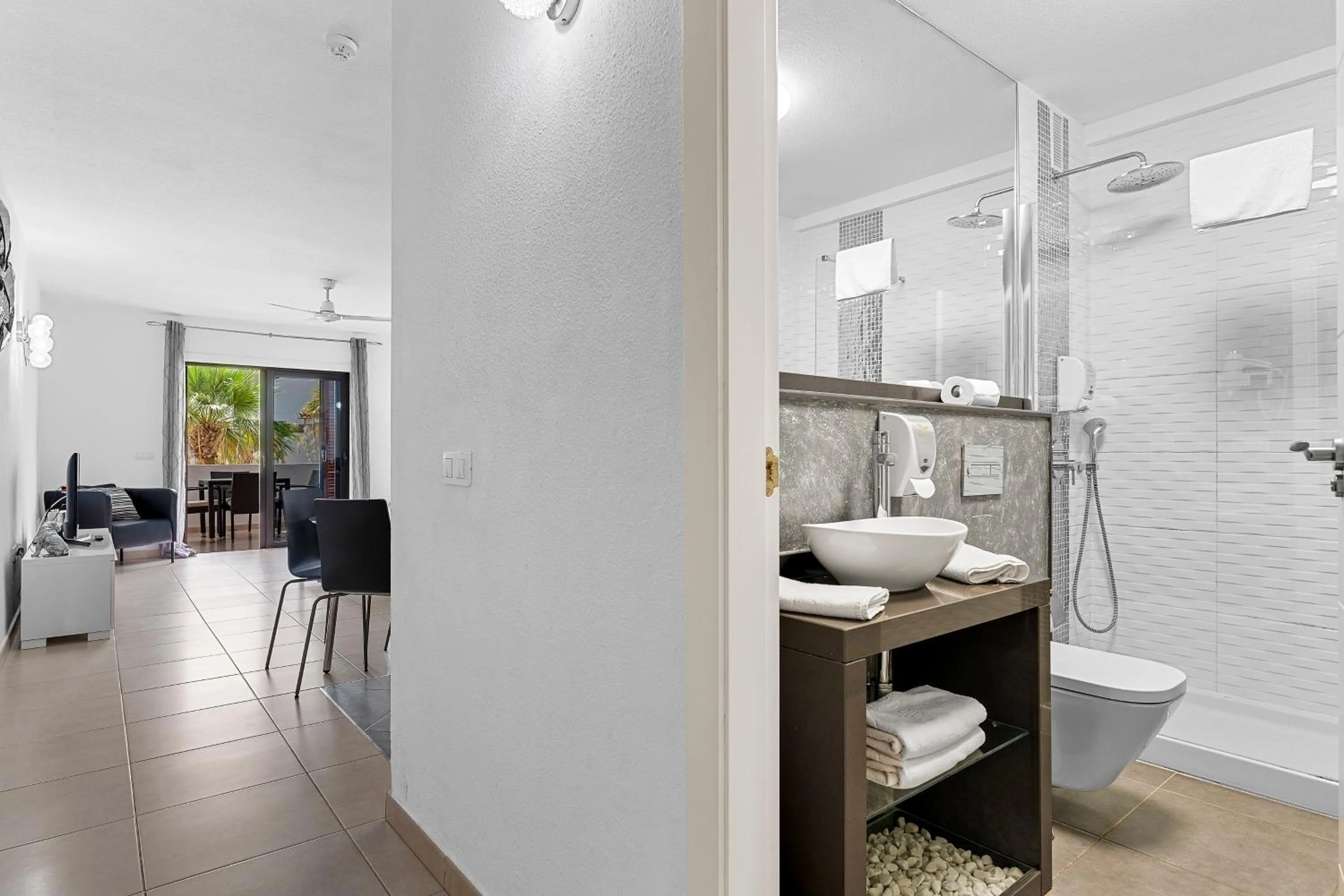 Shower in Paloma Beach Apartments