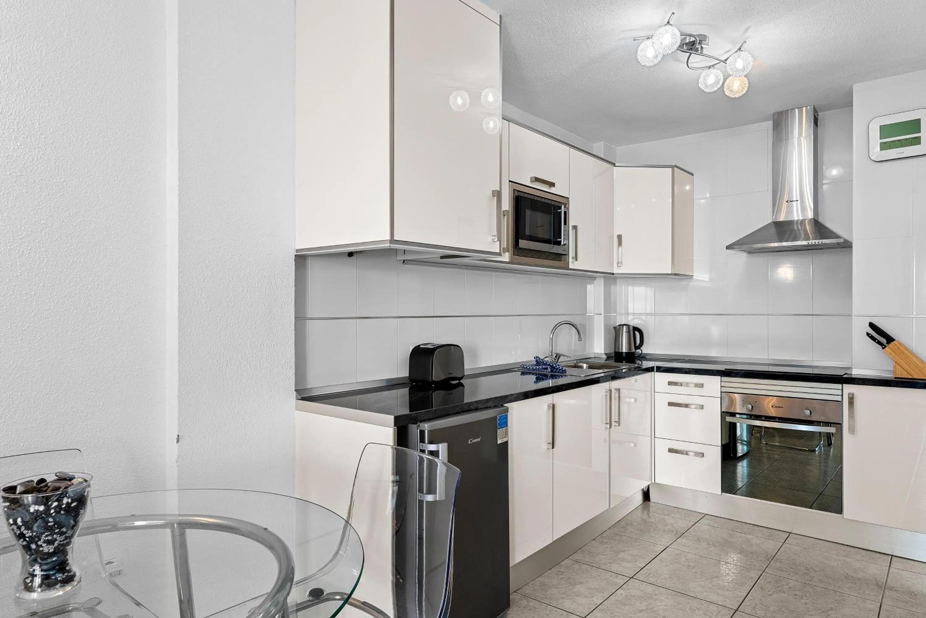 Kitchen or kitchenette in Paloma Beach Apartments
