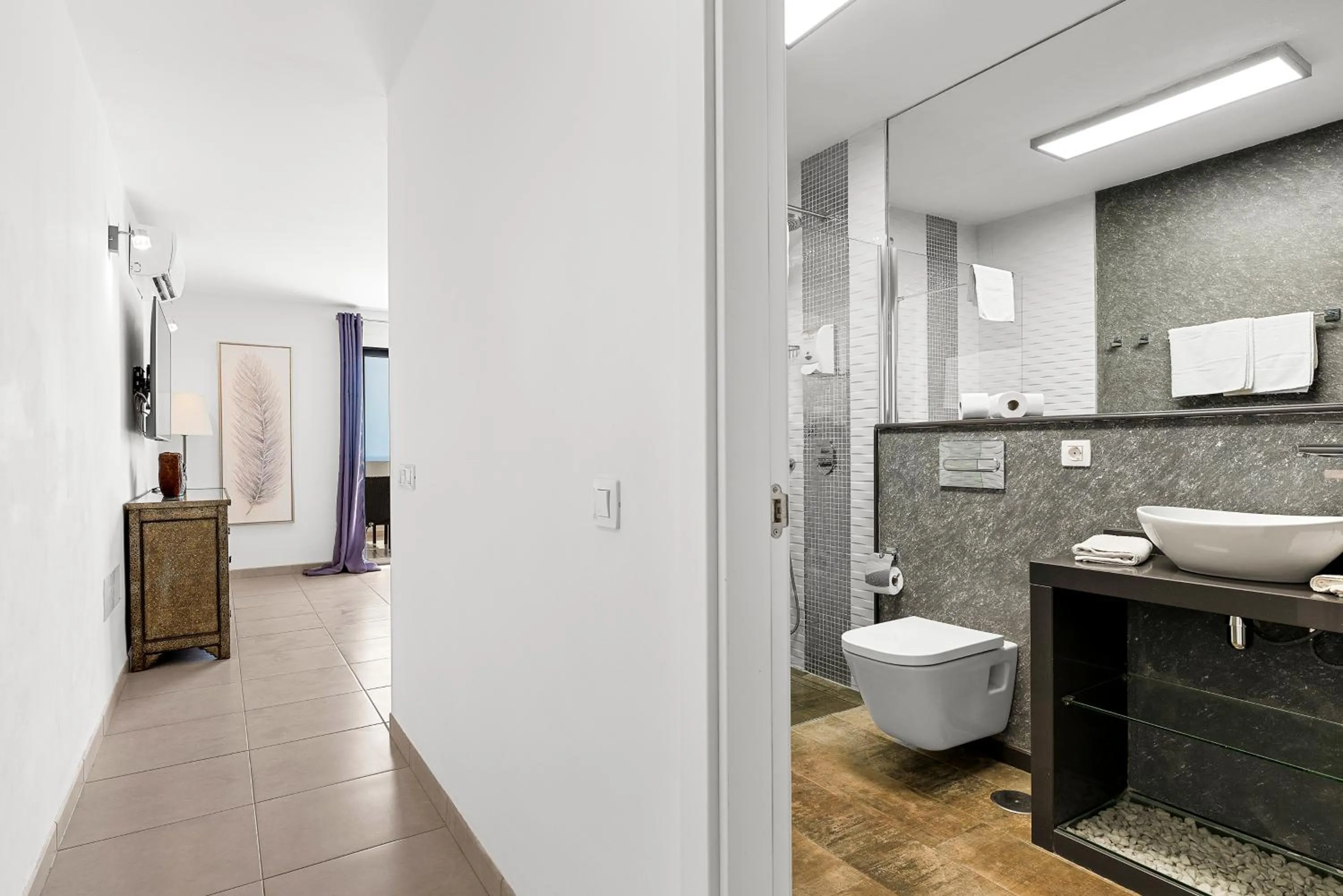 Bathroom in Paloma Beach Apartments