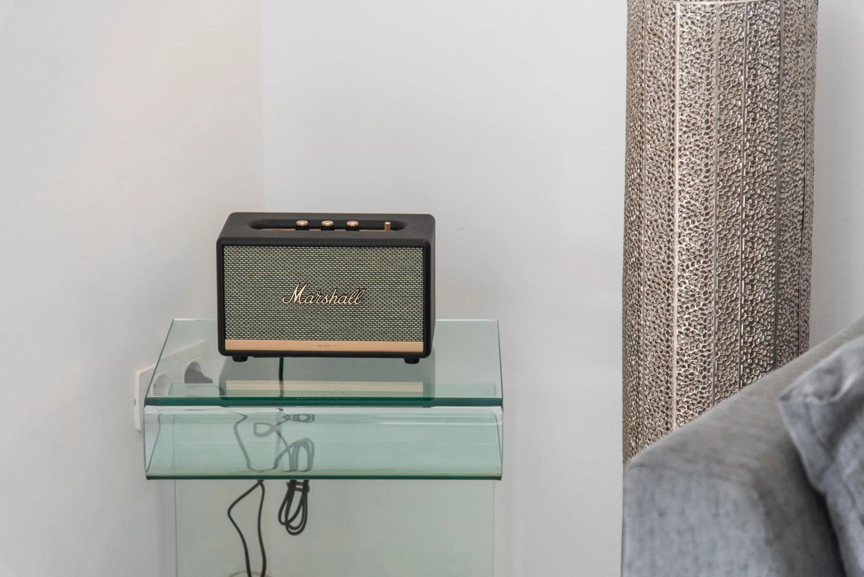 TV and multimedia in Paloma Beach Apartments