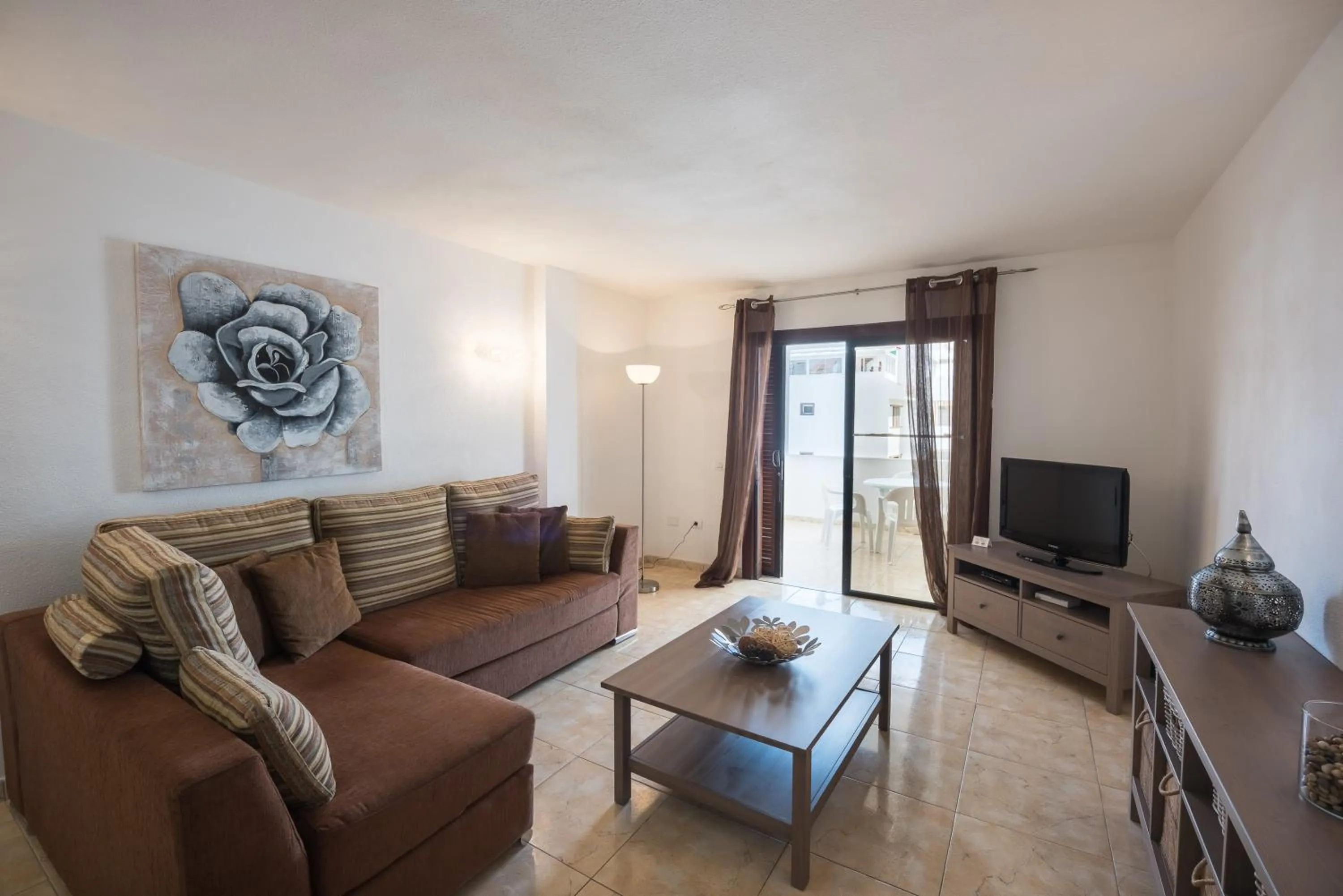 Living room in Paloma Beach Apartments