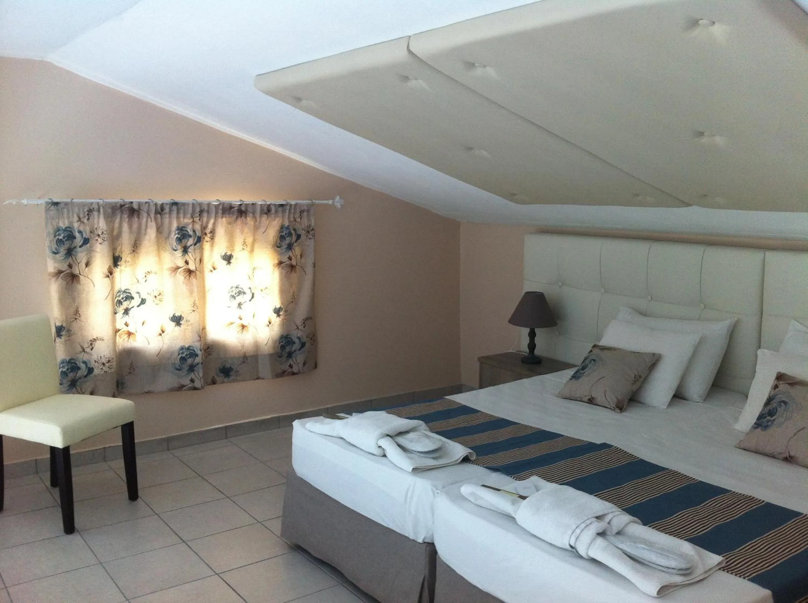 Bedroom, Bed in Govino Bay