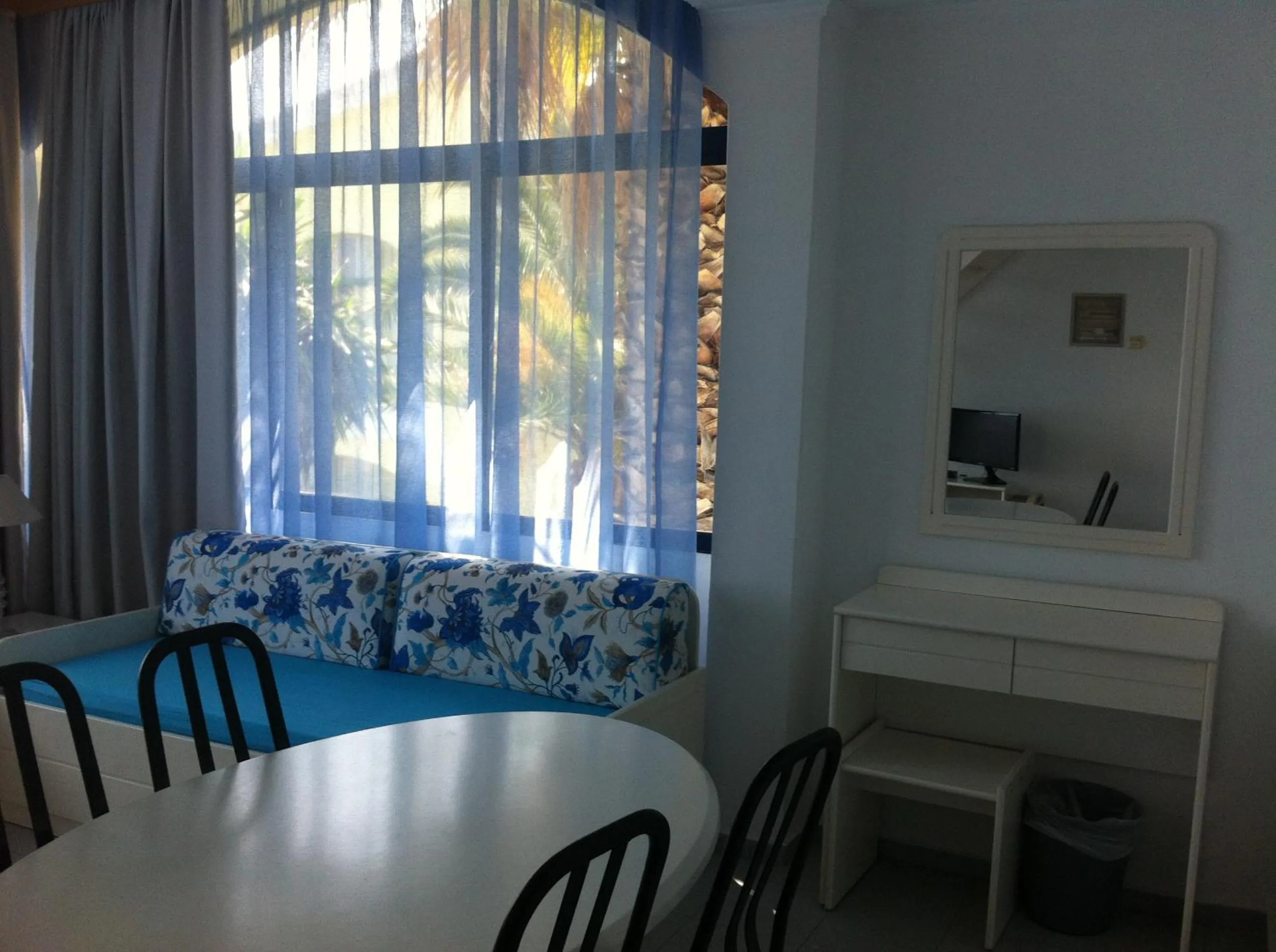 Dining area in Govino Bay