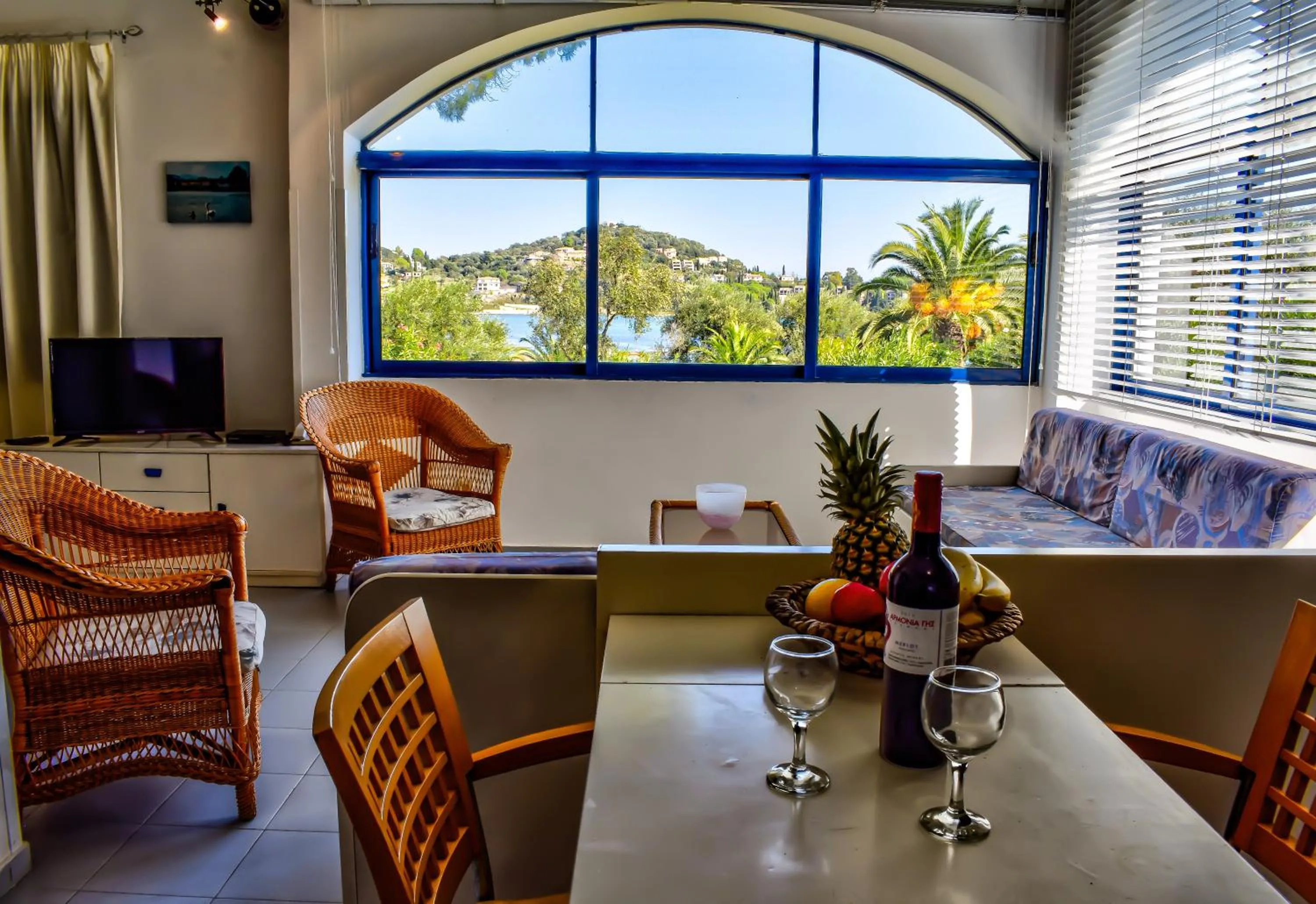 Seating area in Govino Bay