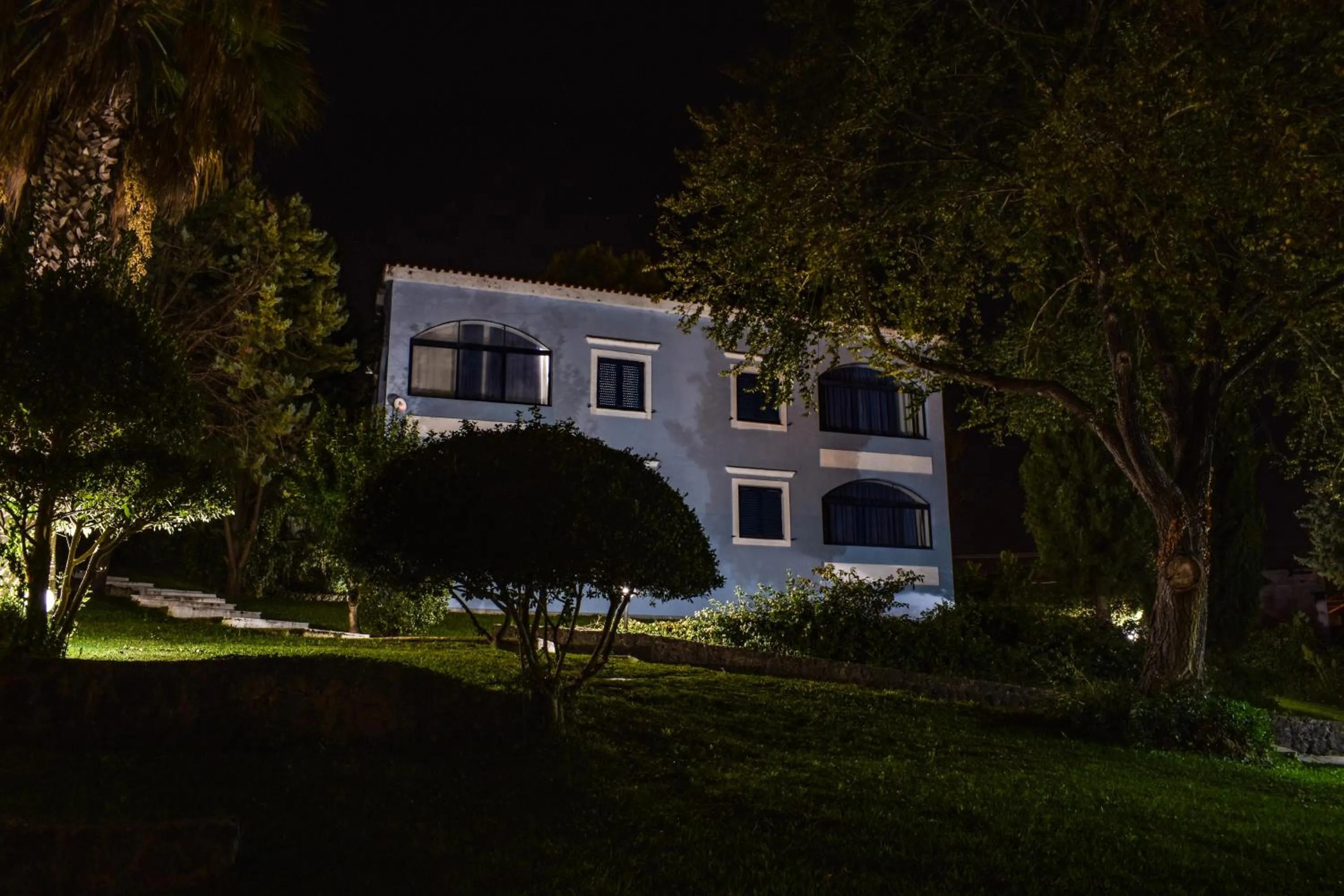 Property building in Govino Bay