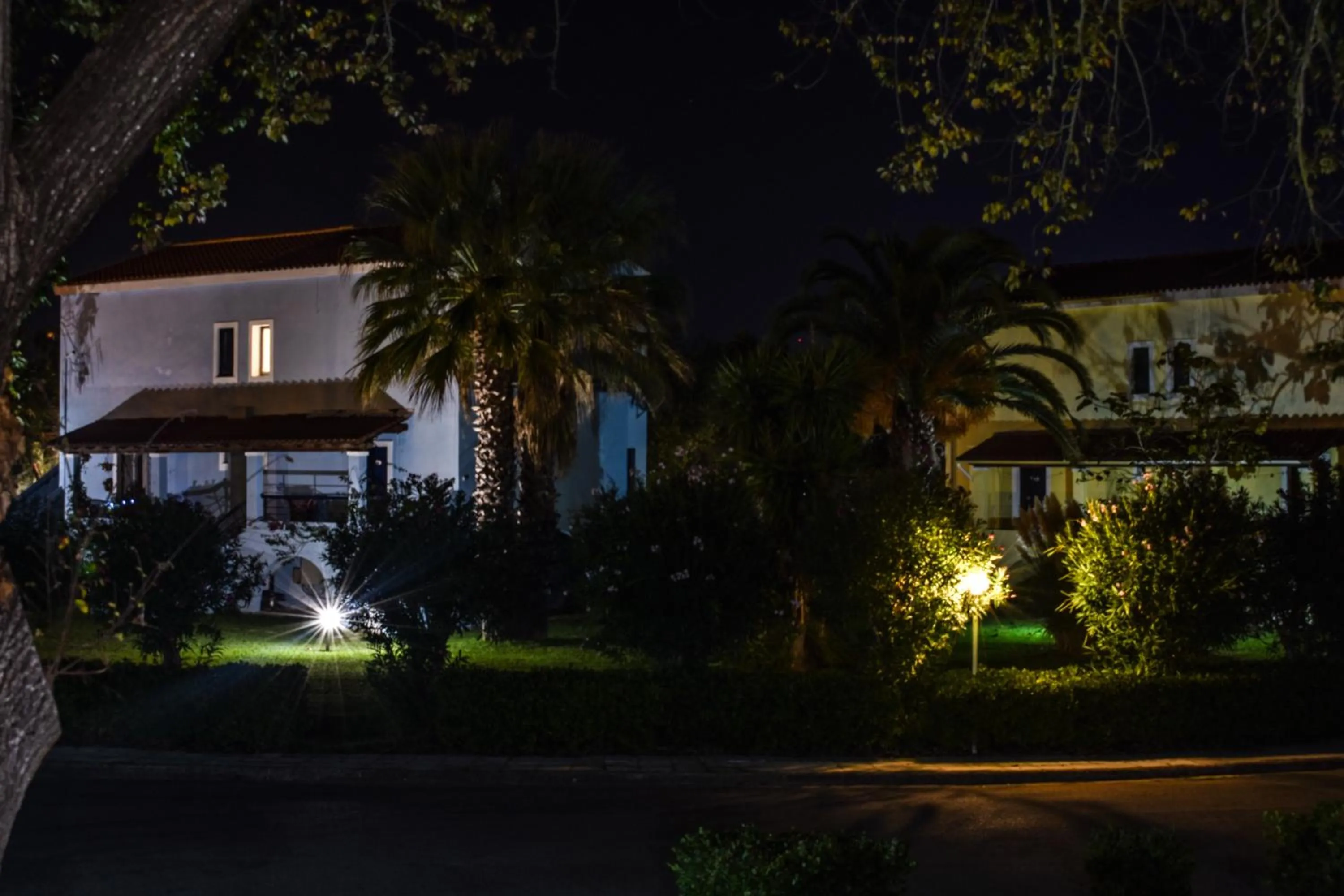 Property building in Govino Bay