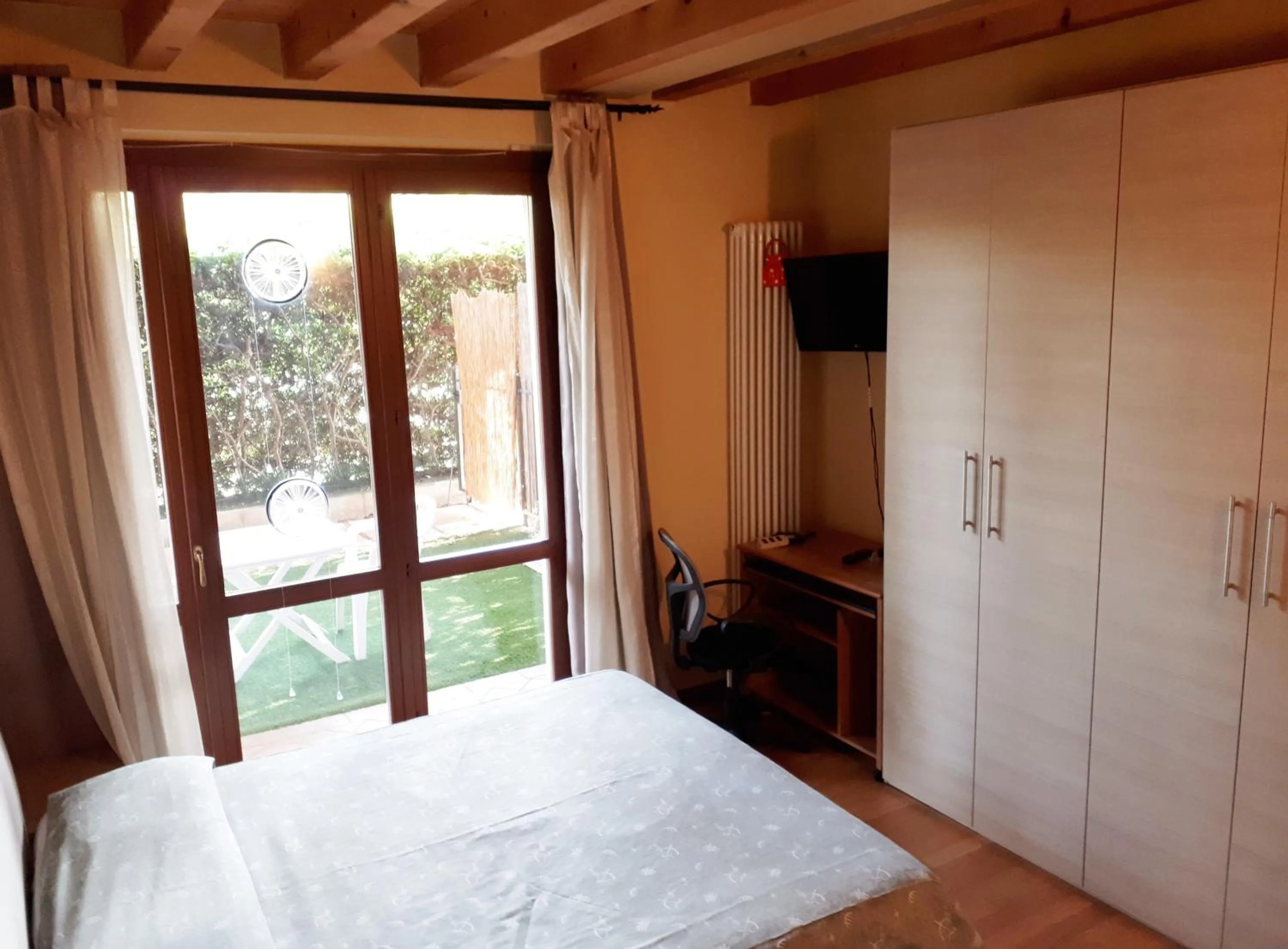 Photo of the whole room, Bed in Albergo La Quiete