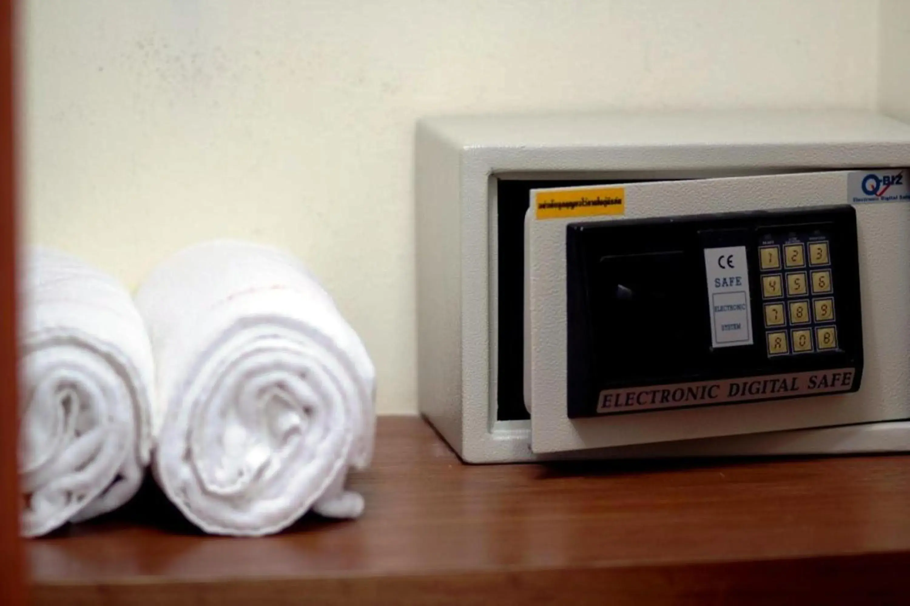 Standard Double Room with Pool View in Hathai House Standard Double Room with Pool View in Hathai House