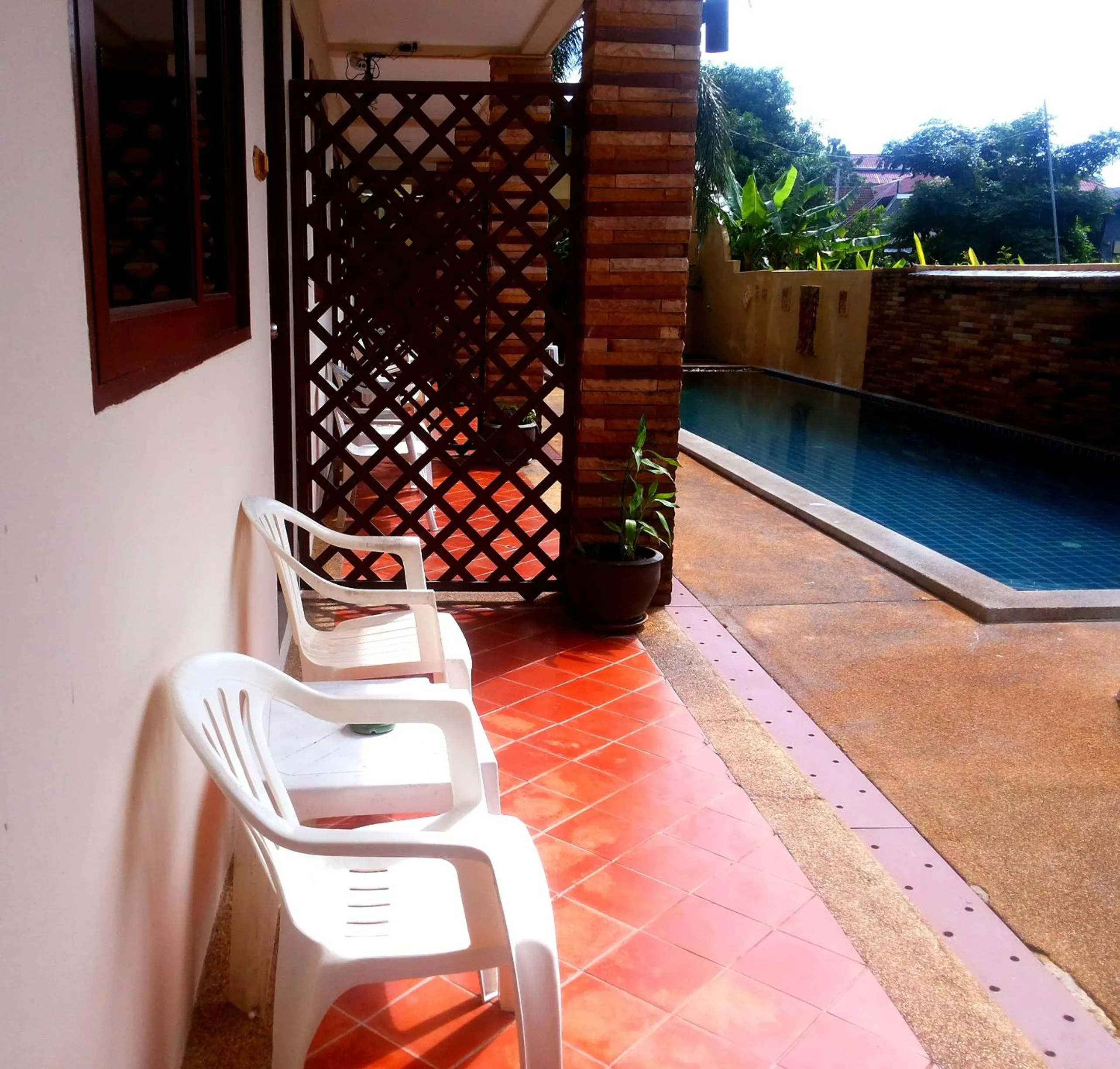 Swimming pool in Hathai House