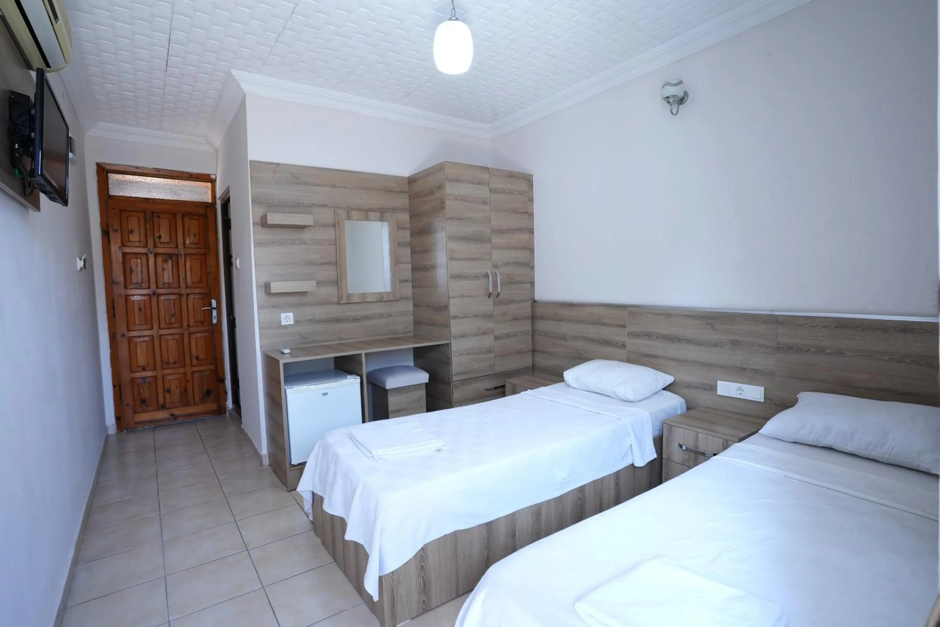 Four Seasons Apart Hotel