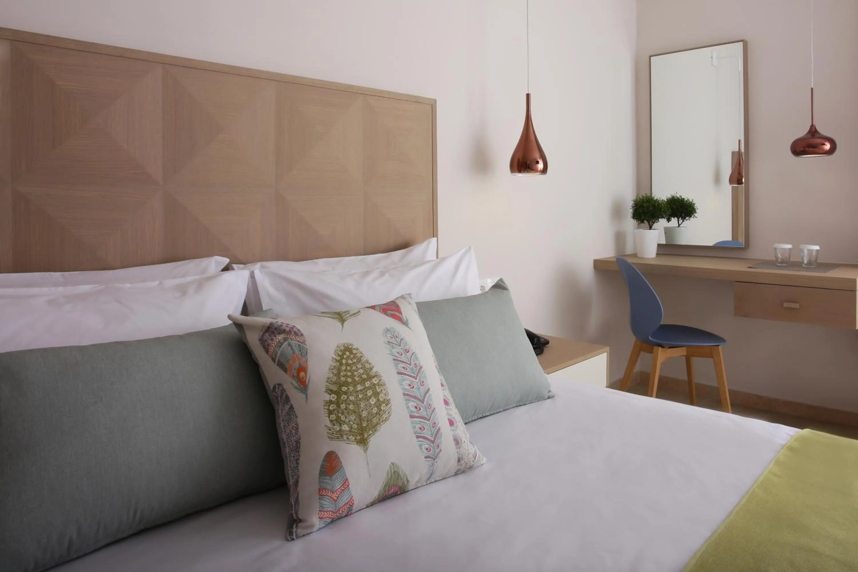 Photo of the whole room, Bed in Paradise Hotel Corfu