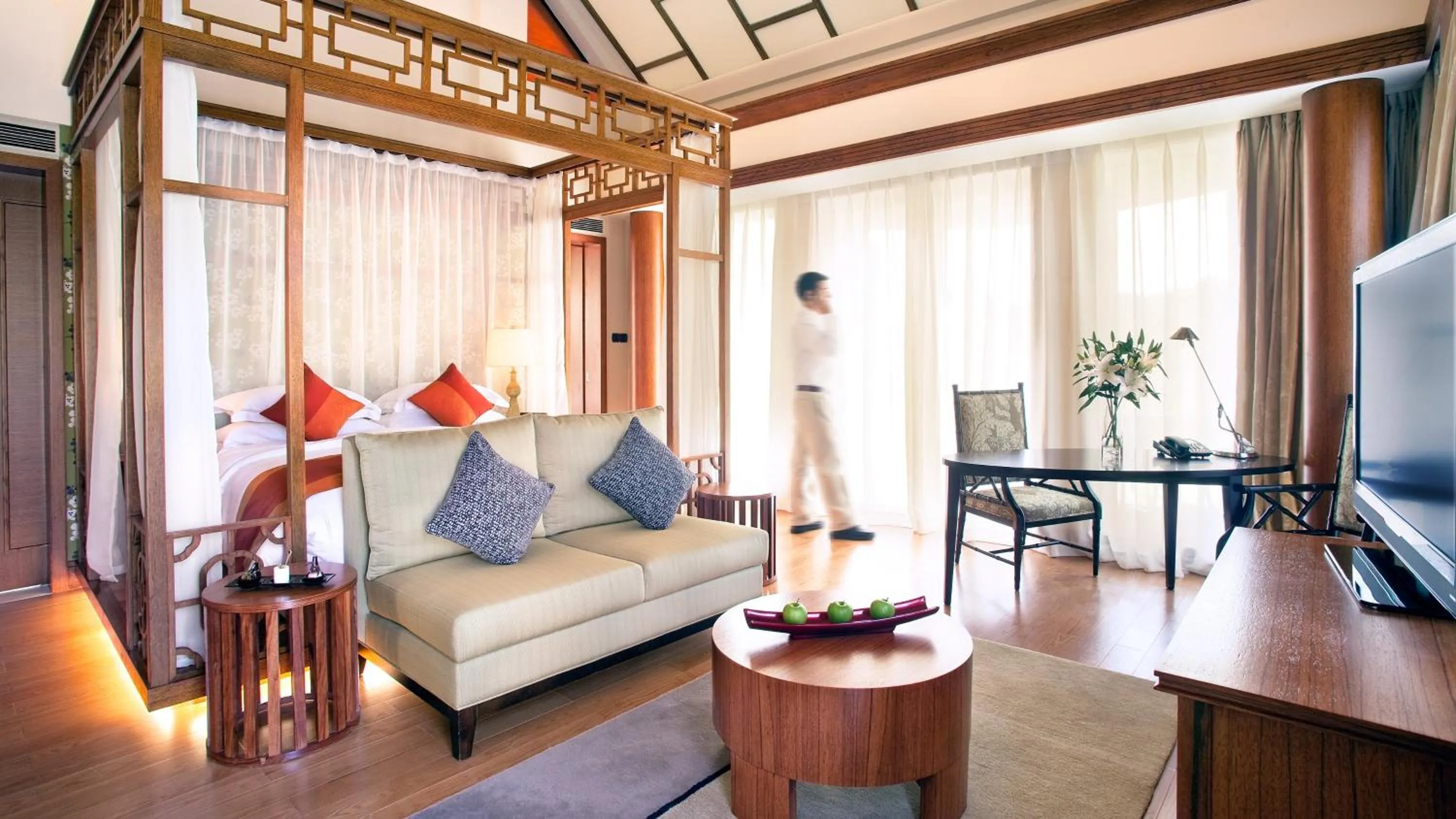 Photo of the whole room, Seating Area in InterContinental Huizhou