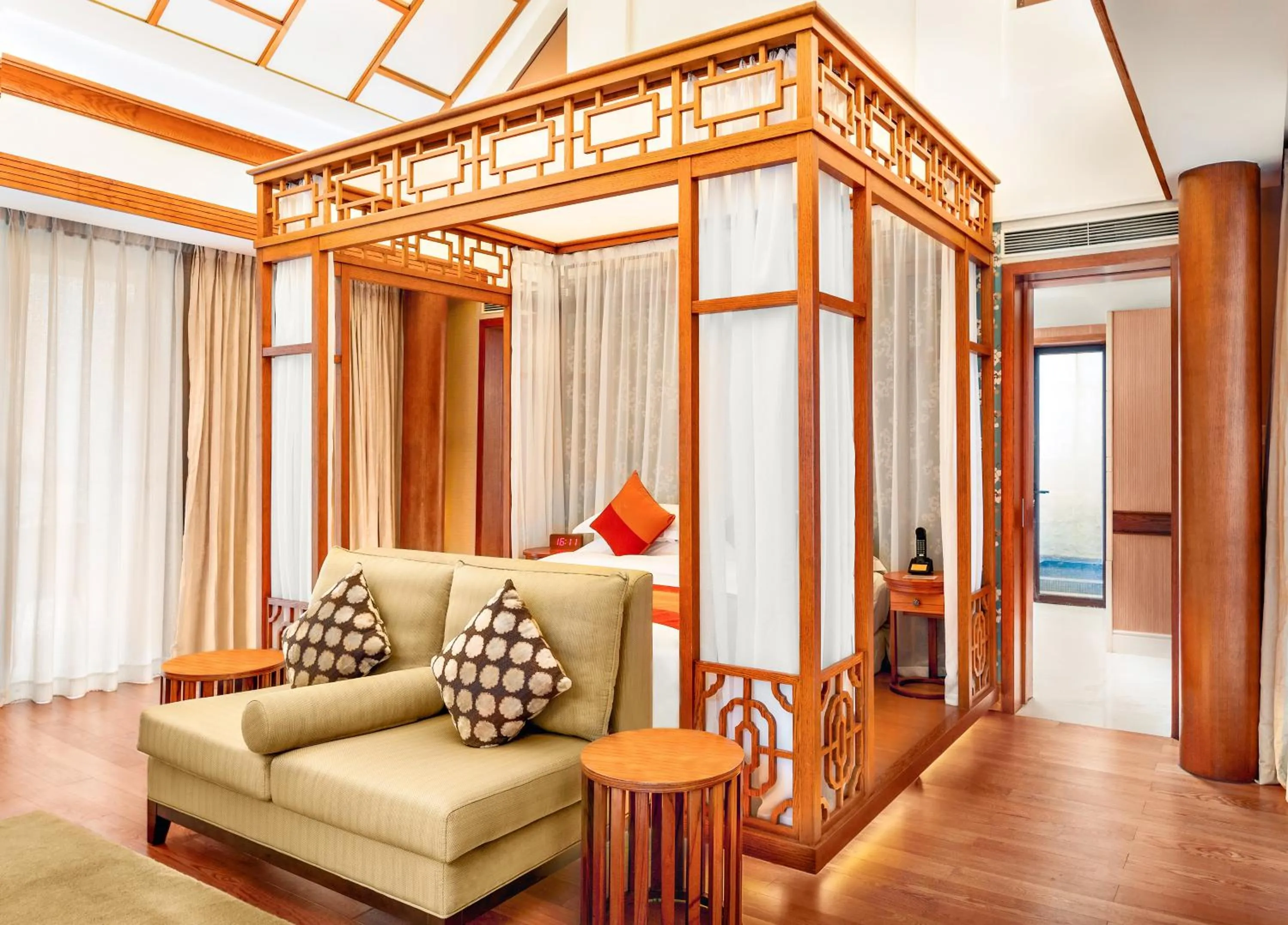 Photo of the whole room, Seating Area in InterContinental Huizhou