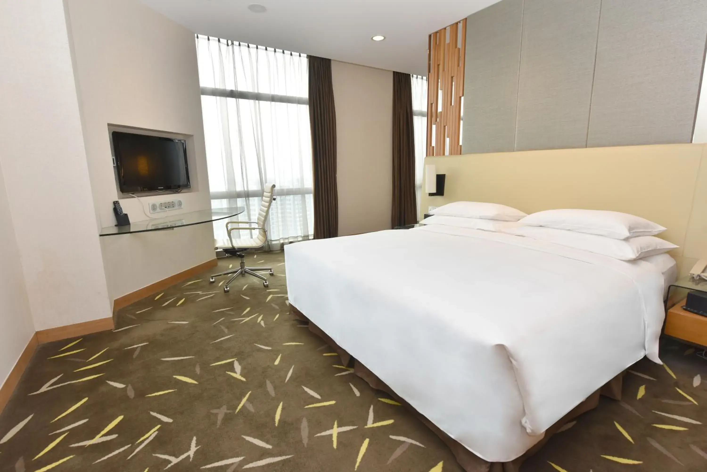 Premium Corner King Room in Crowne Plaza Zhongshan Wing On City by IHG Premium Corner King Room in Crowne Plaza Zhongshan Wing On City by IHG
