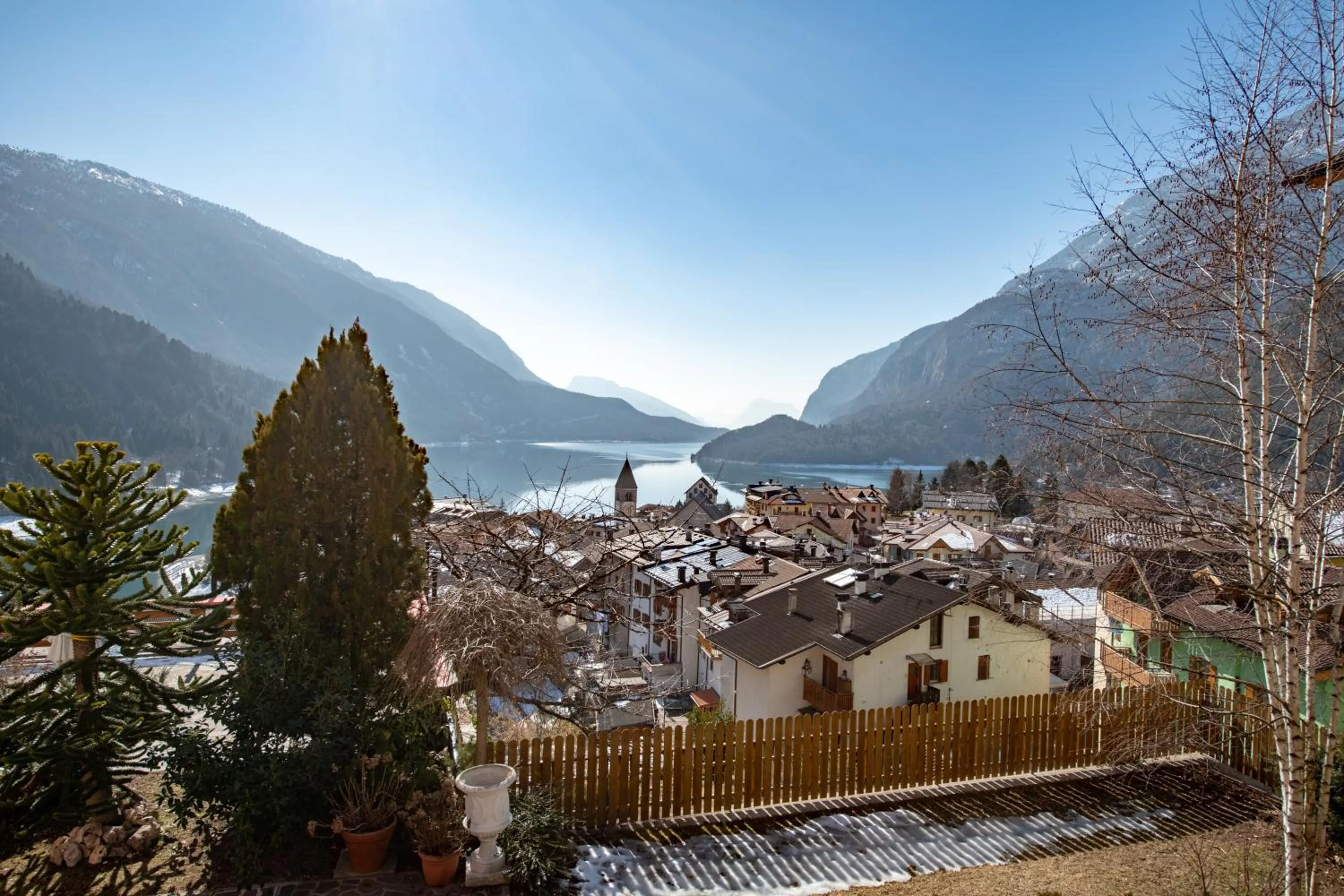 Lake view in Hotel Londra Slow Living Molveno