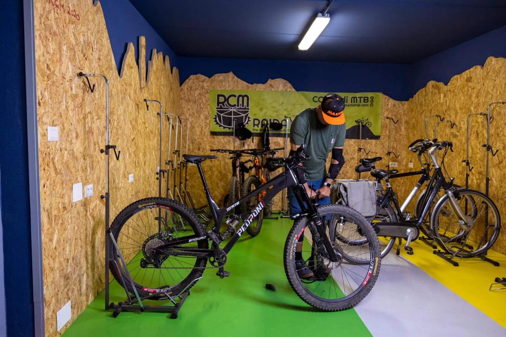 Cycling in Hotel Londra Slow Living Molveno