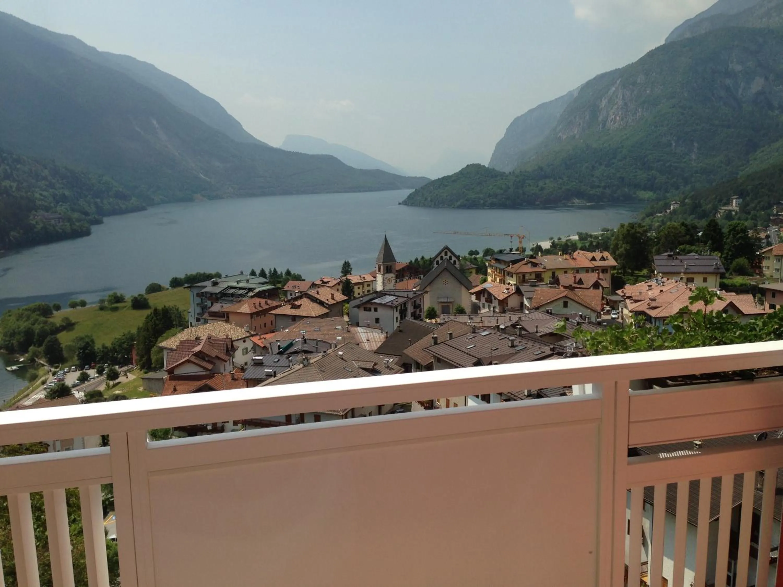 Photo of the whole room in Hotel Londra Slow Living Molveno
