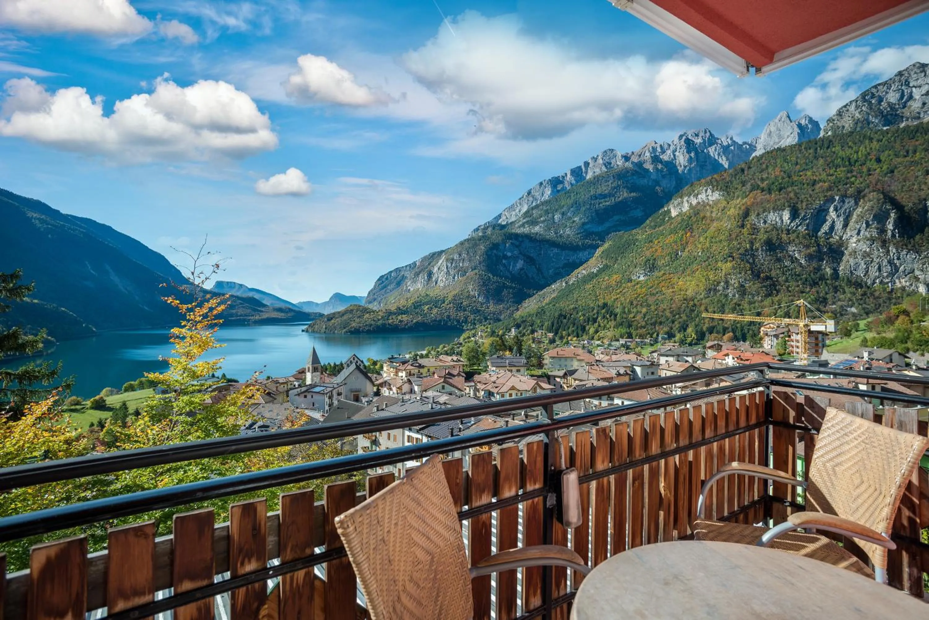 Lake view in Hotel Londra Slow Living Molveno