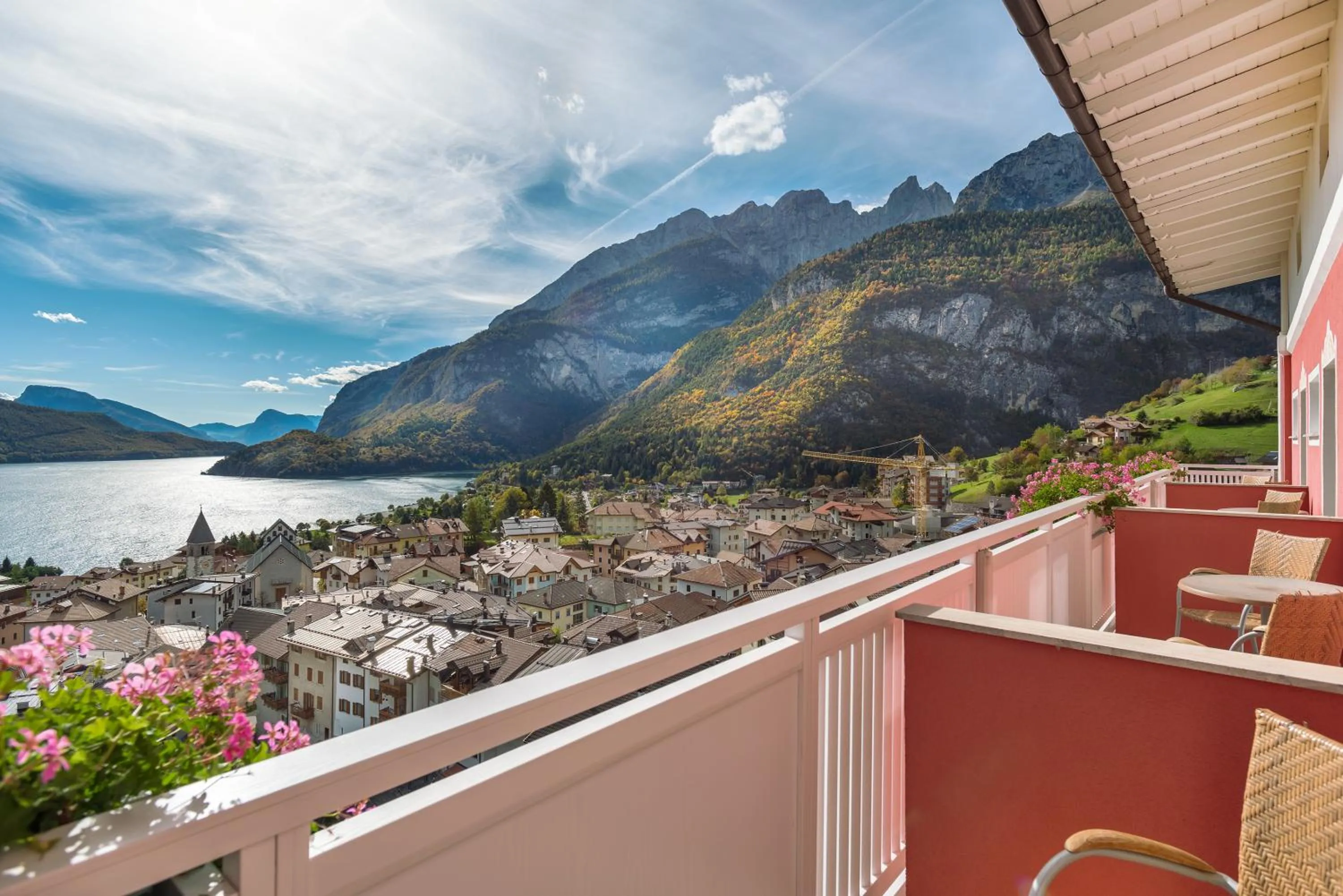 Lake view in Hotel Londra Slow Living Molveno