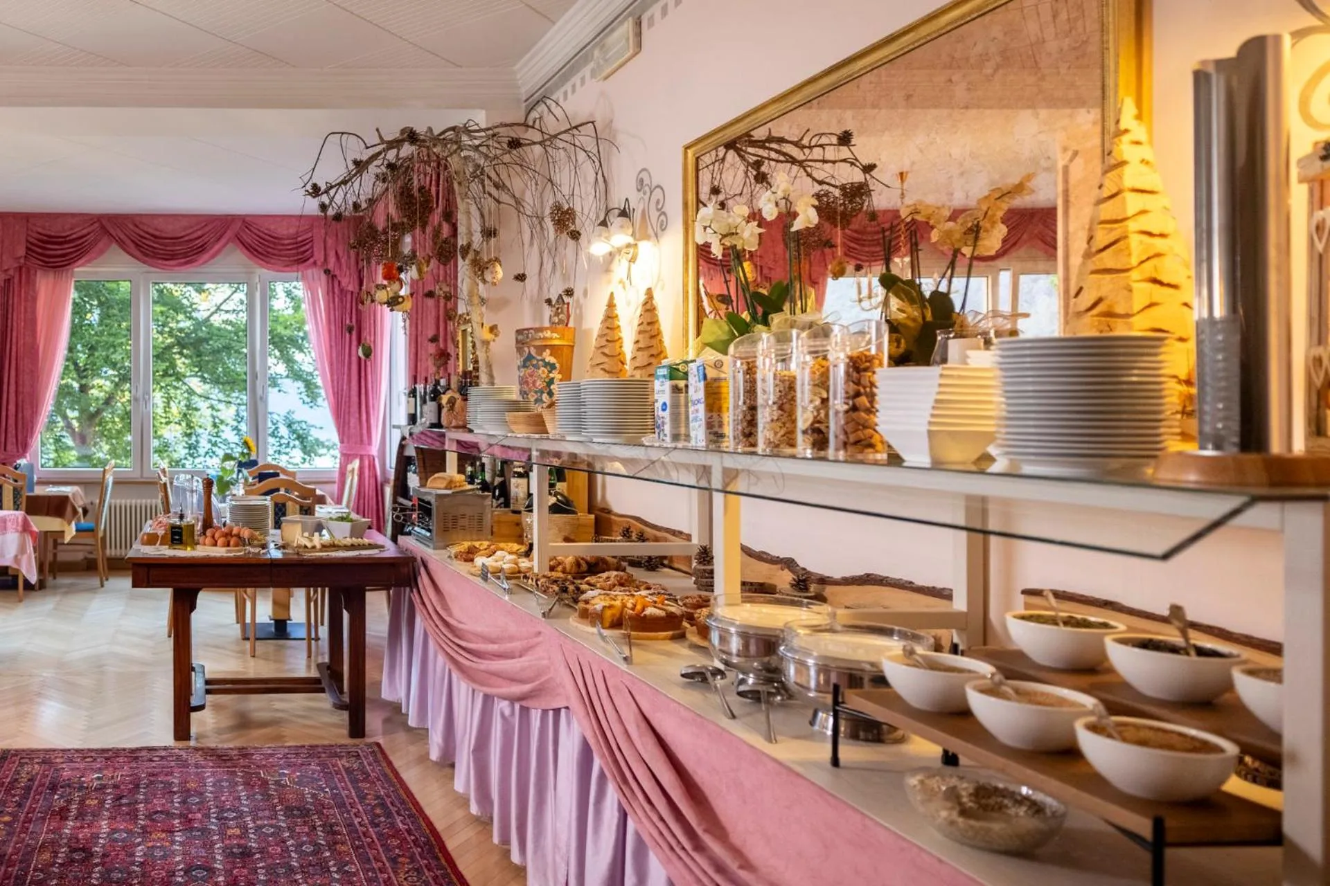 Breakfast in Hotel Londra Slow Living Molveno