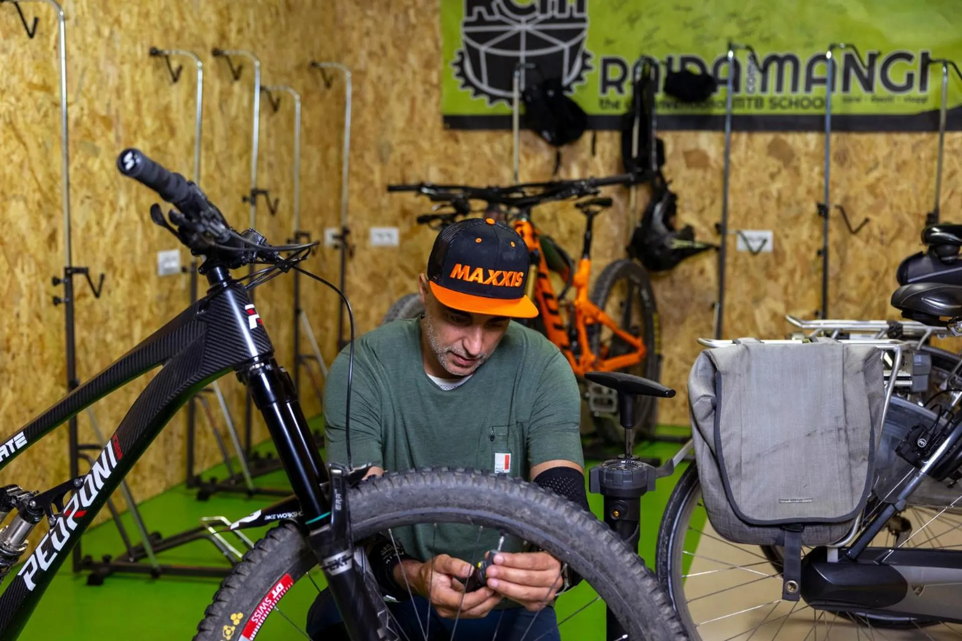 Cycling in Hotel Londra Slow Living Molveno