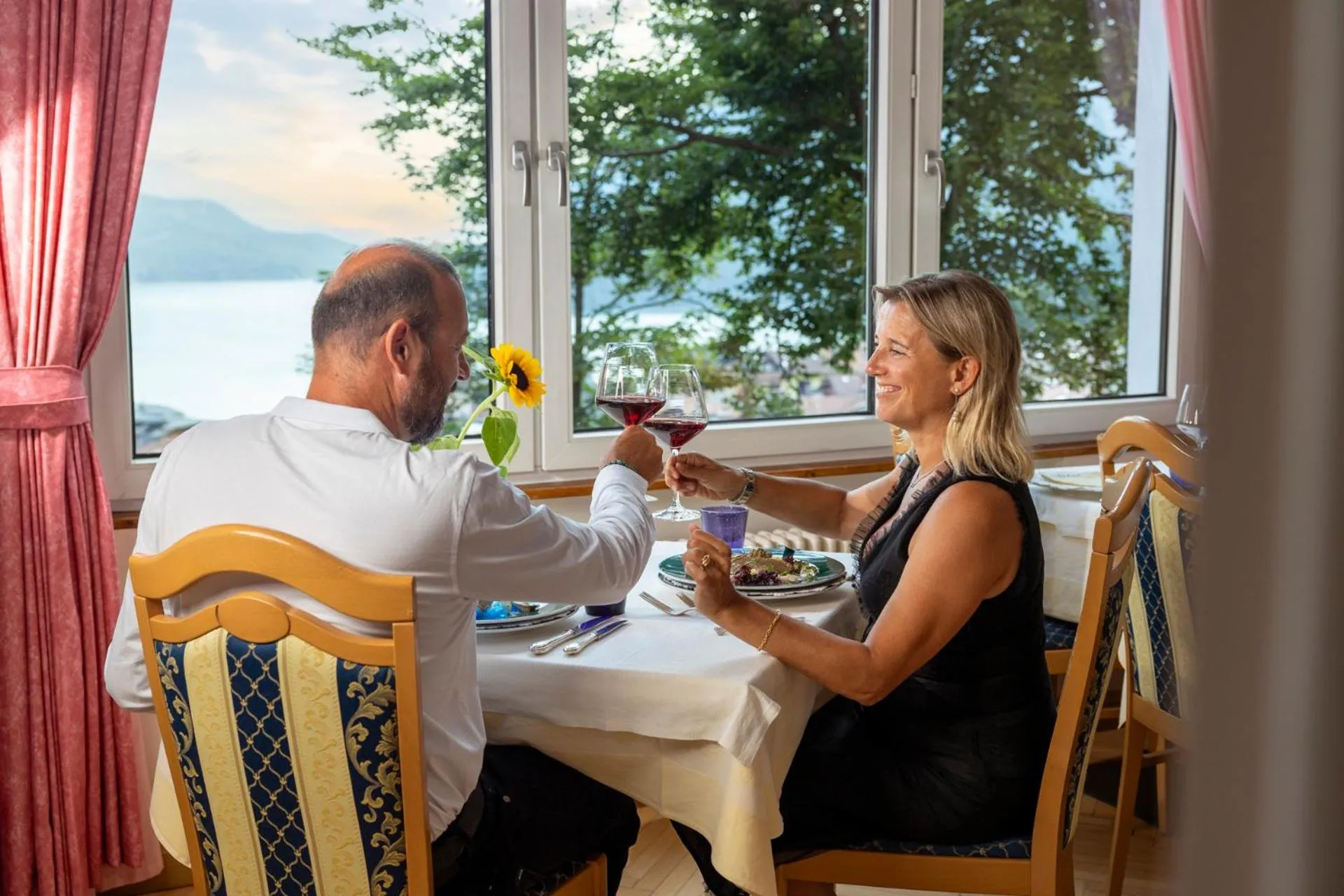 Lake view in Hotel Londra Slow Living Molveno