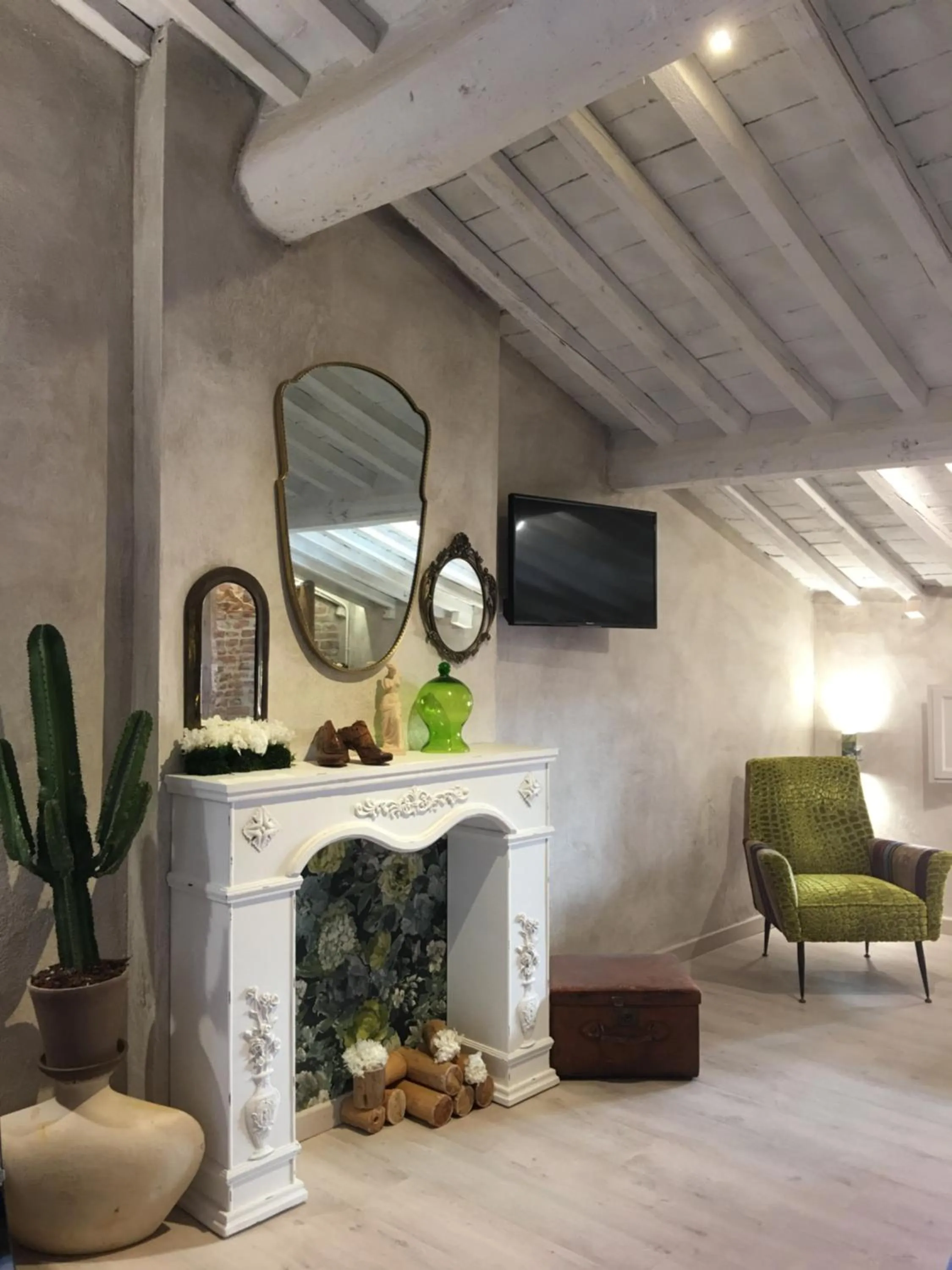 Photo of the whole room in Il Pozzo di Santa Zita