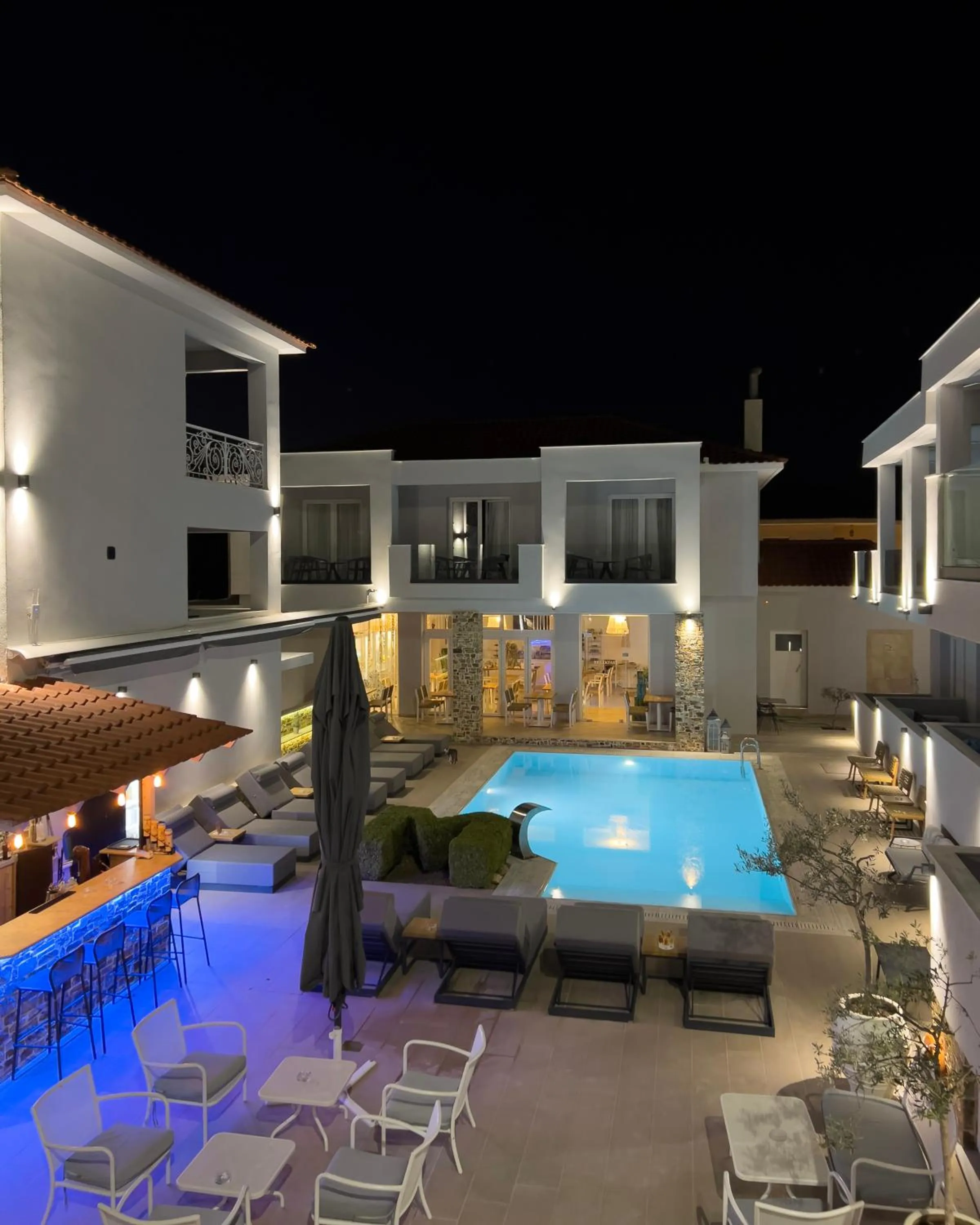 Property building in Metsikas Residence