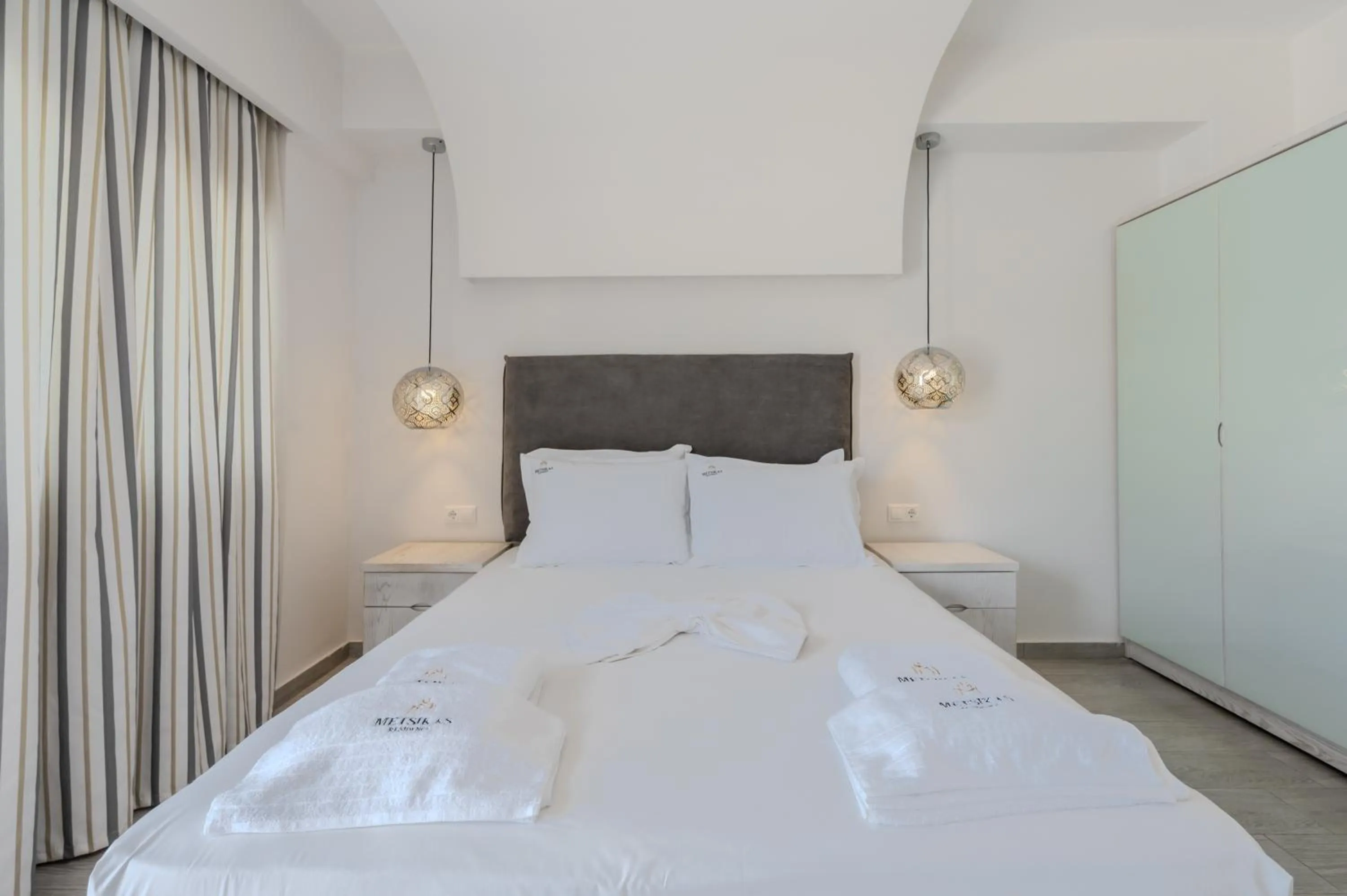 Bed in Metsikas Residence