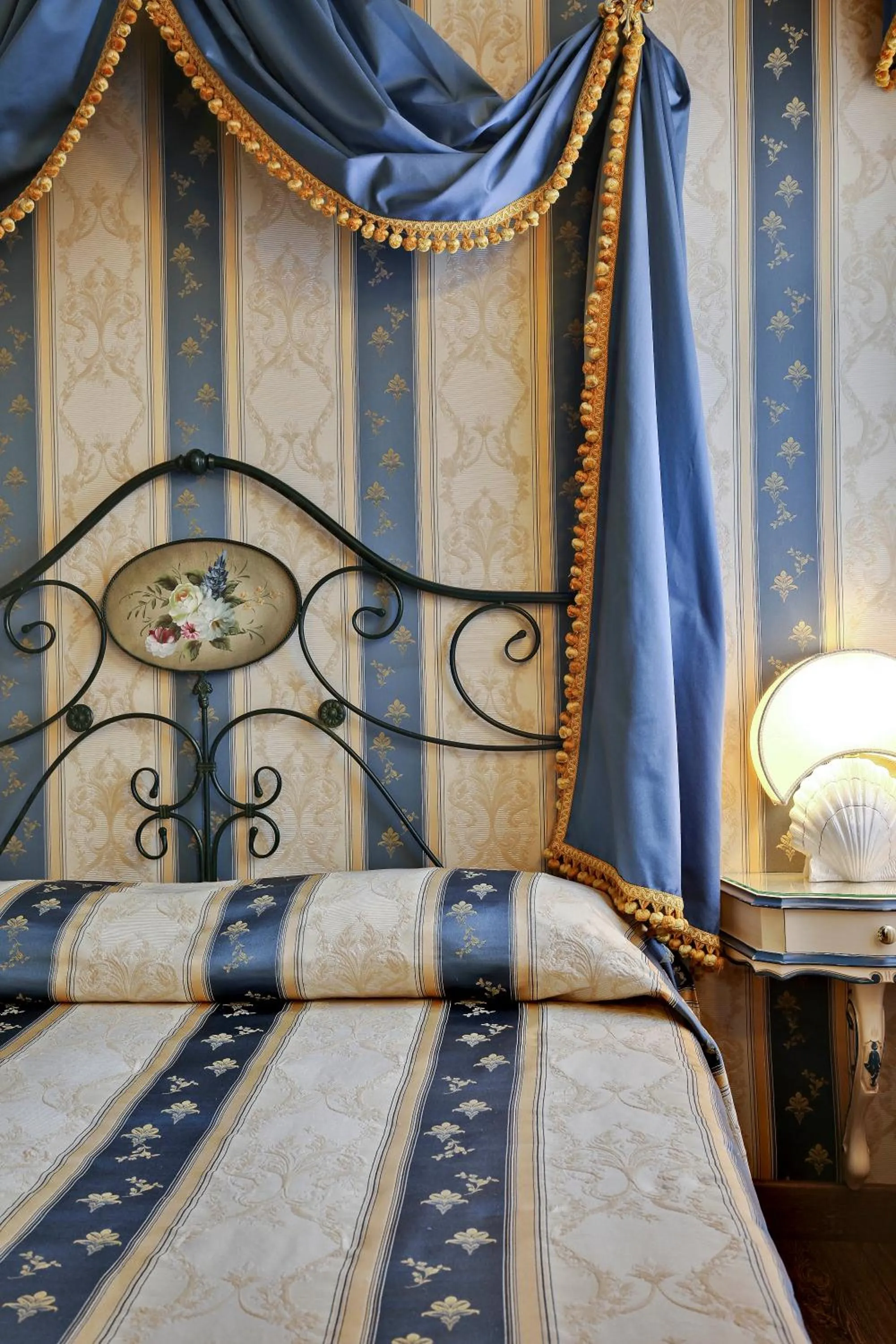 Bed in Locanda Antico Fiore