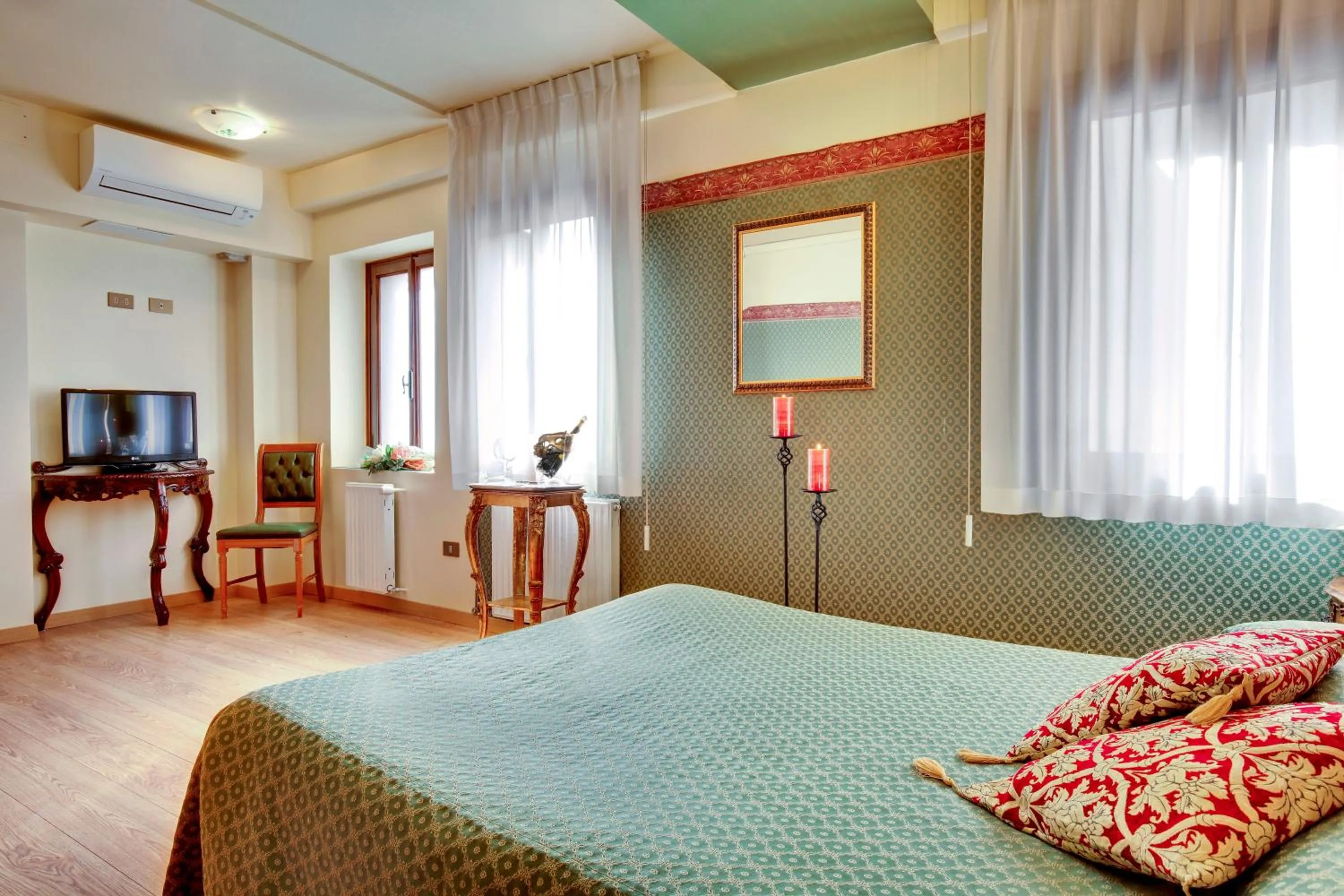 Photo of the whole room, Bed in Locanda Antico Fiore