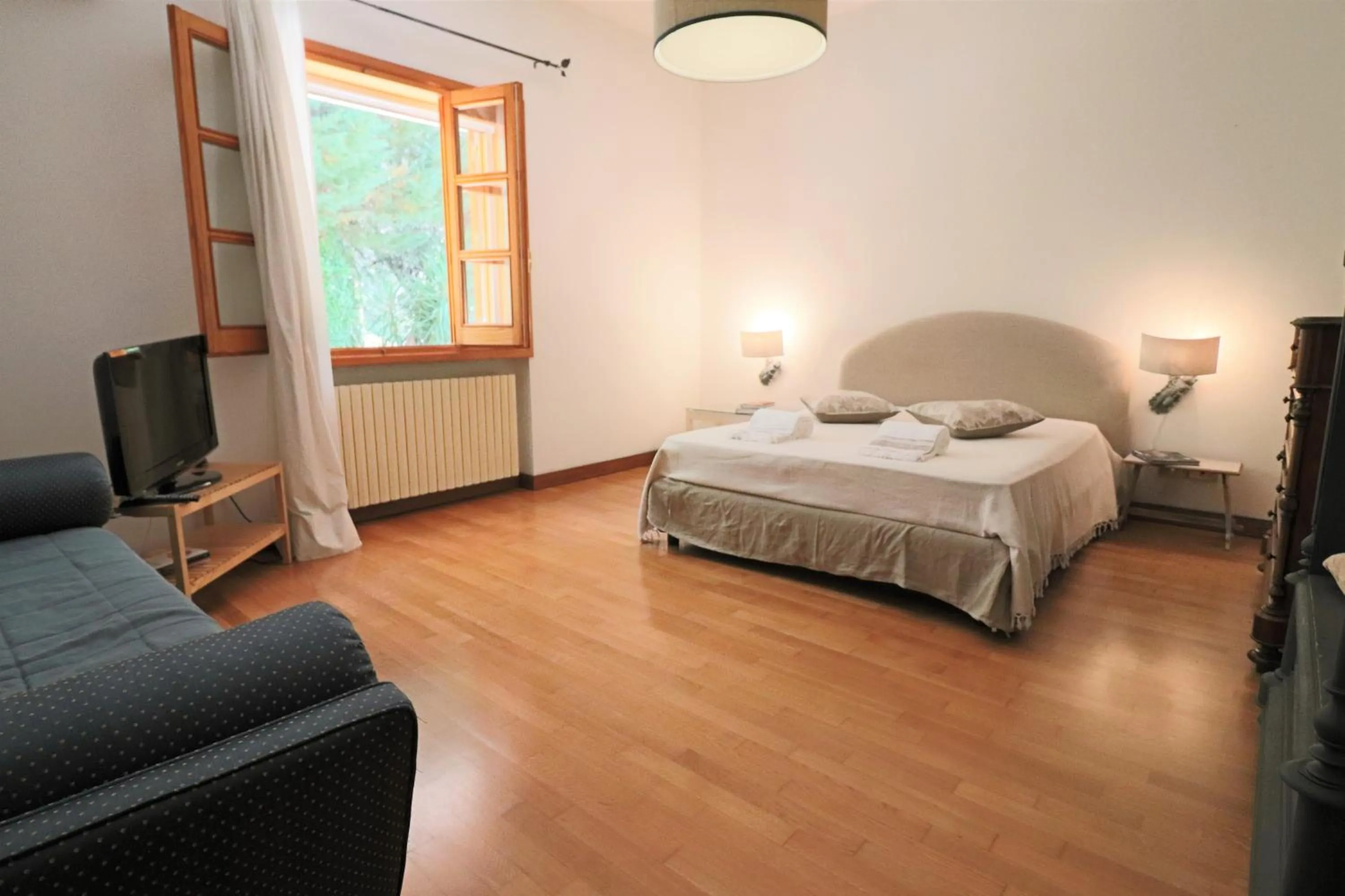 Photo of the whole room, Bed in Relais Delle Rose