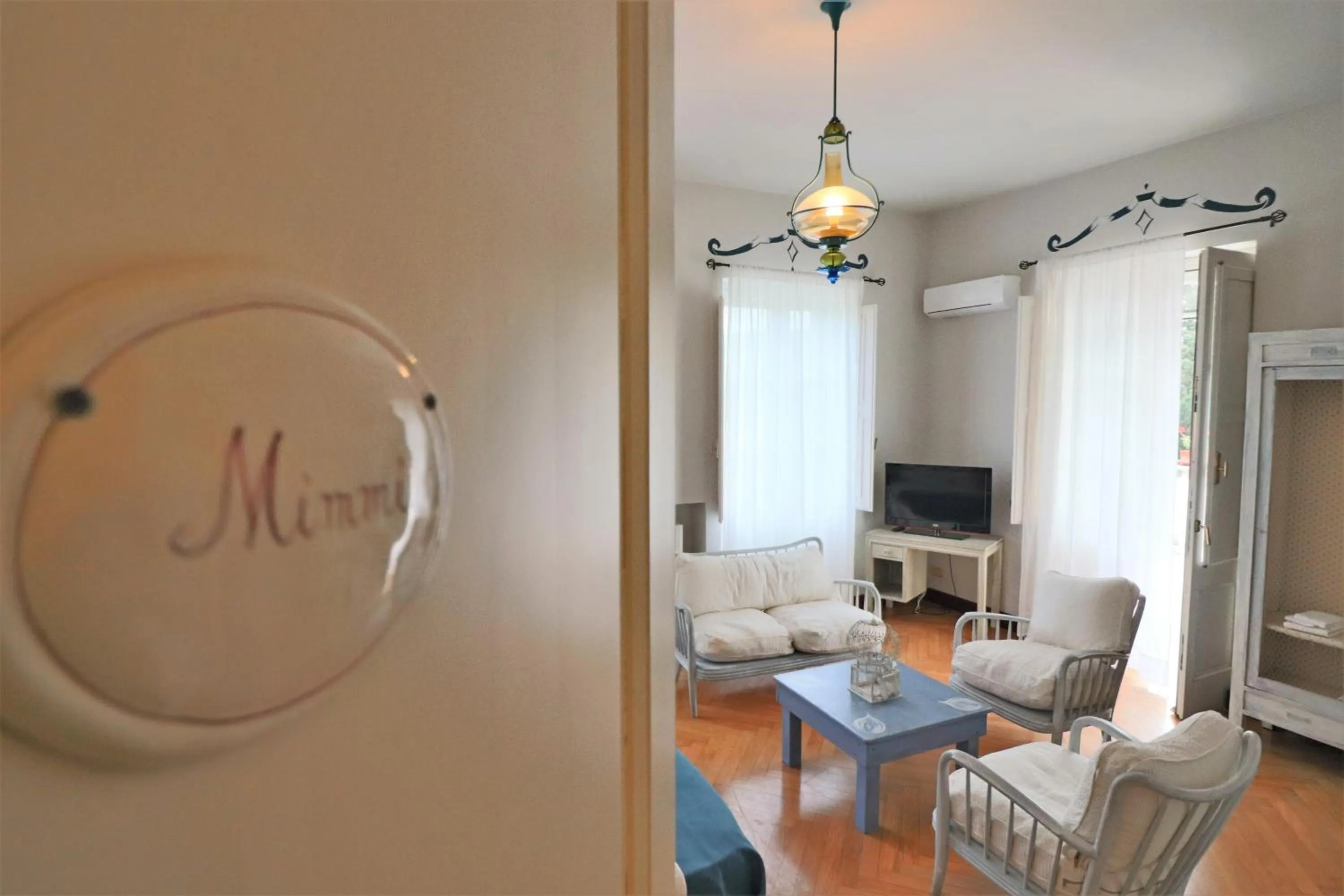 Logo/Certificate/Sign in Relais Delle Rose