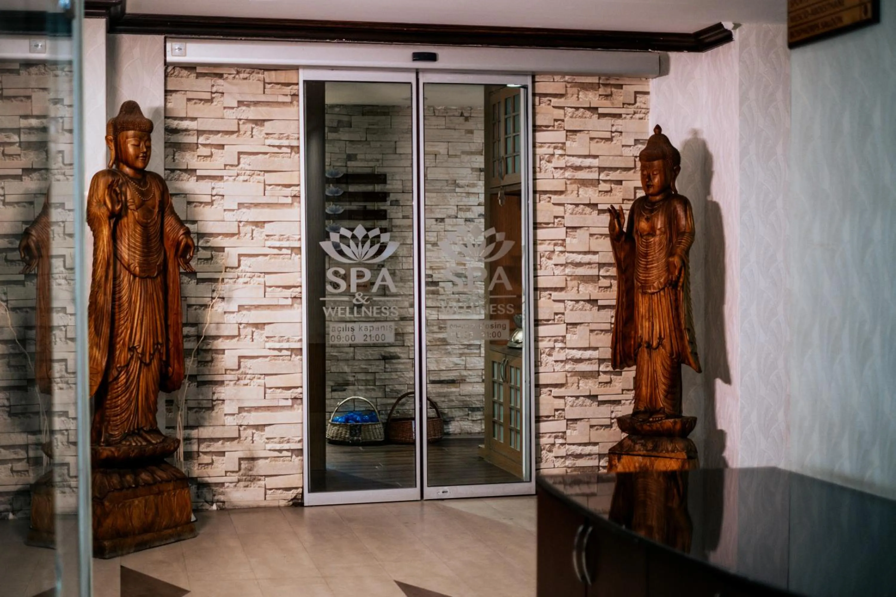 Swimming pool in Elegance Resort Hotel & SPA Wellness-Aqua