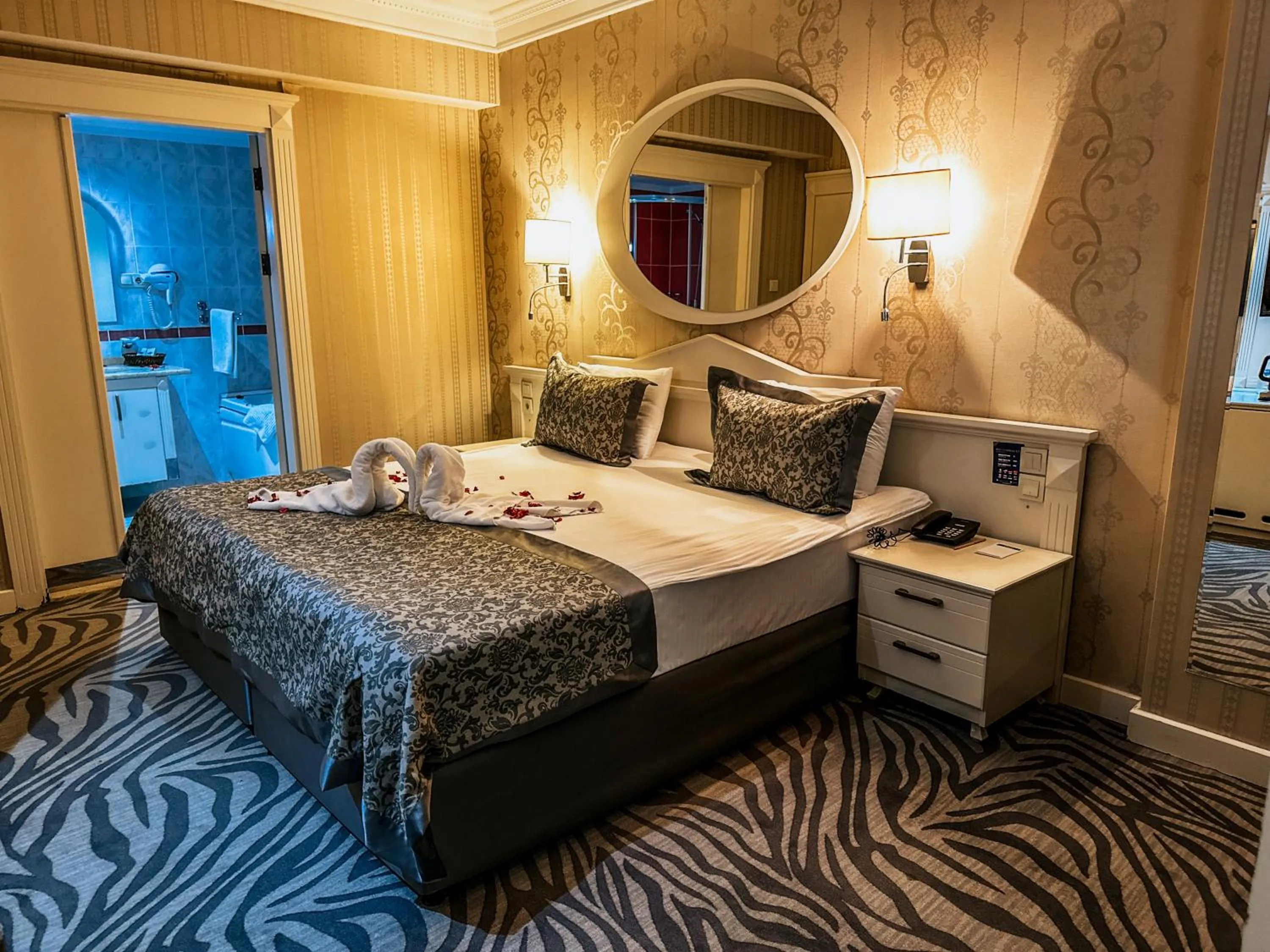 Bed in Elegance Resort Hotel & SPA Wellness-Aqua