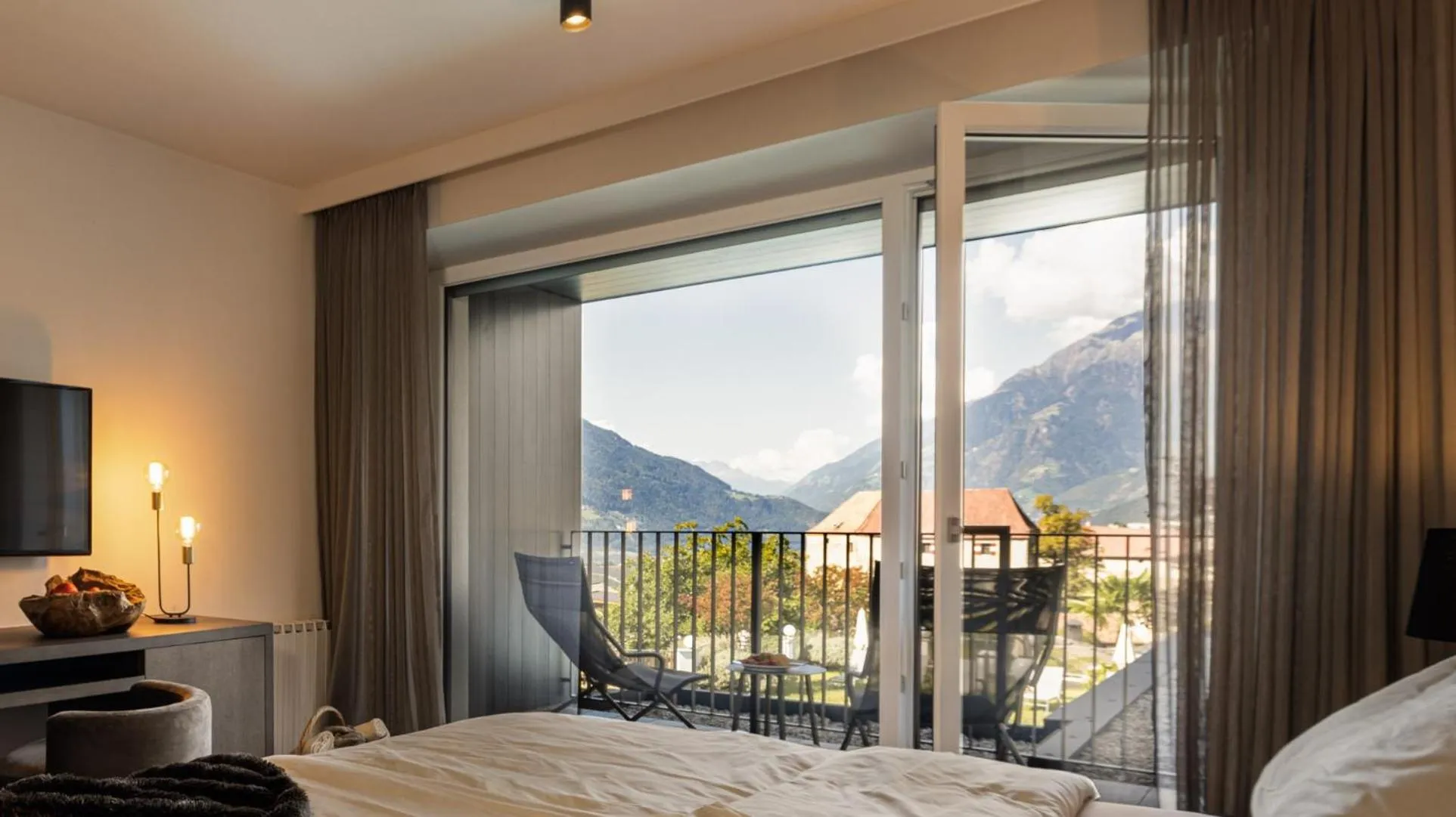 Balcony/Terrace, Bed in Hotel Finkenhof - Feel at home