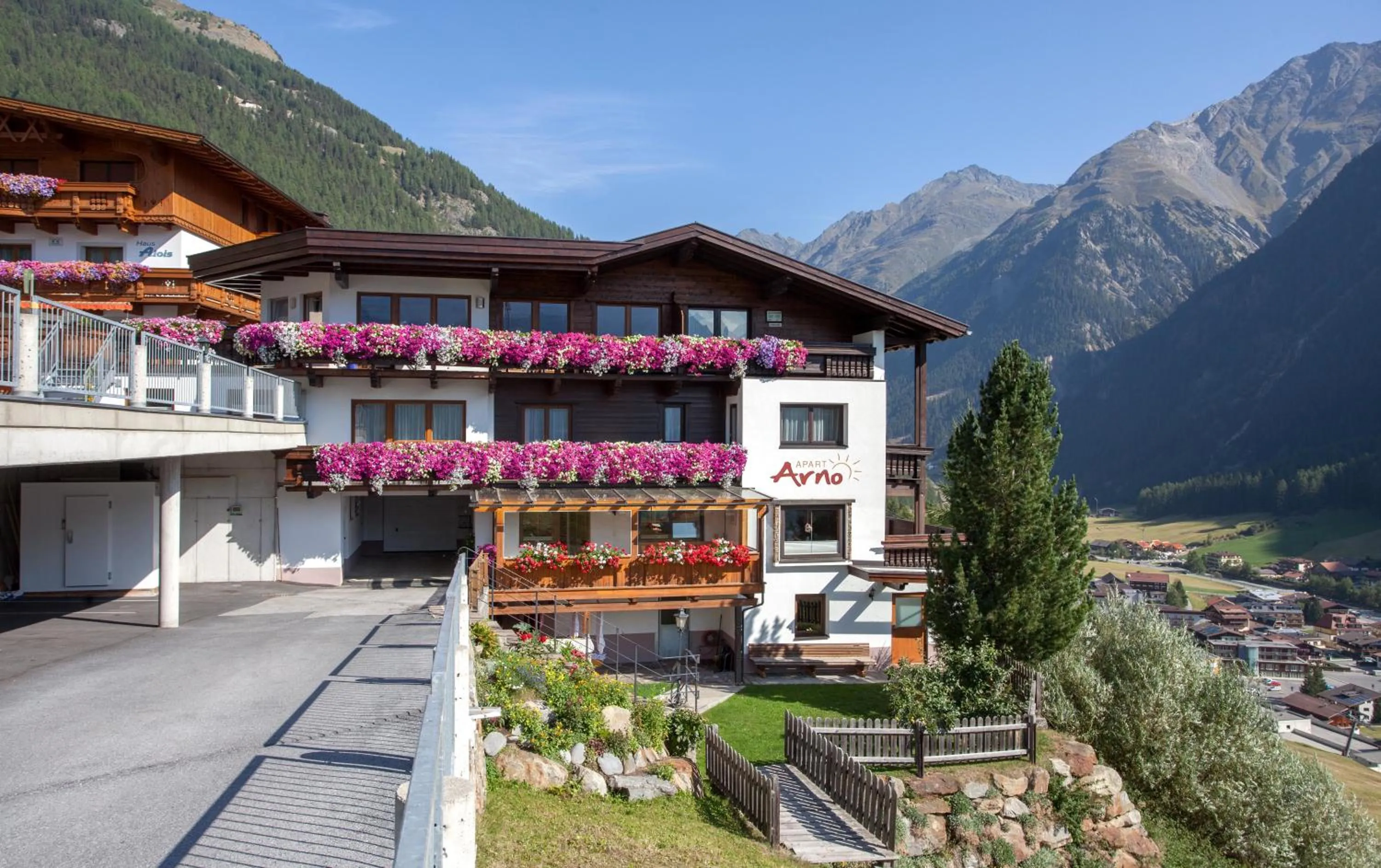 Facade/entrance in Apart Hotel Arno