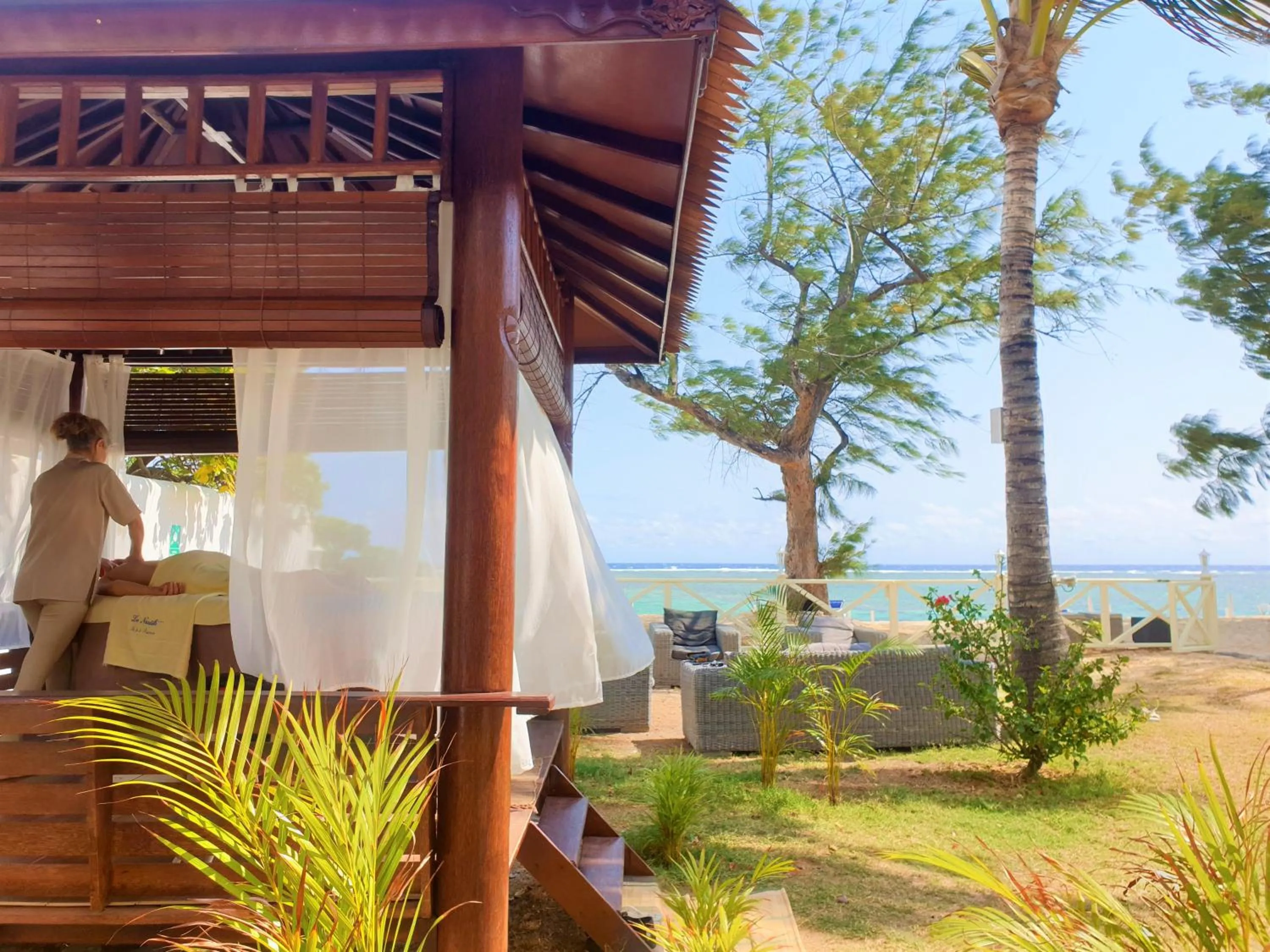 Garden in Le Nautile Beachfront