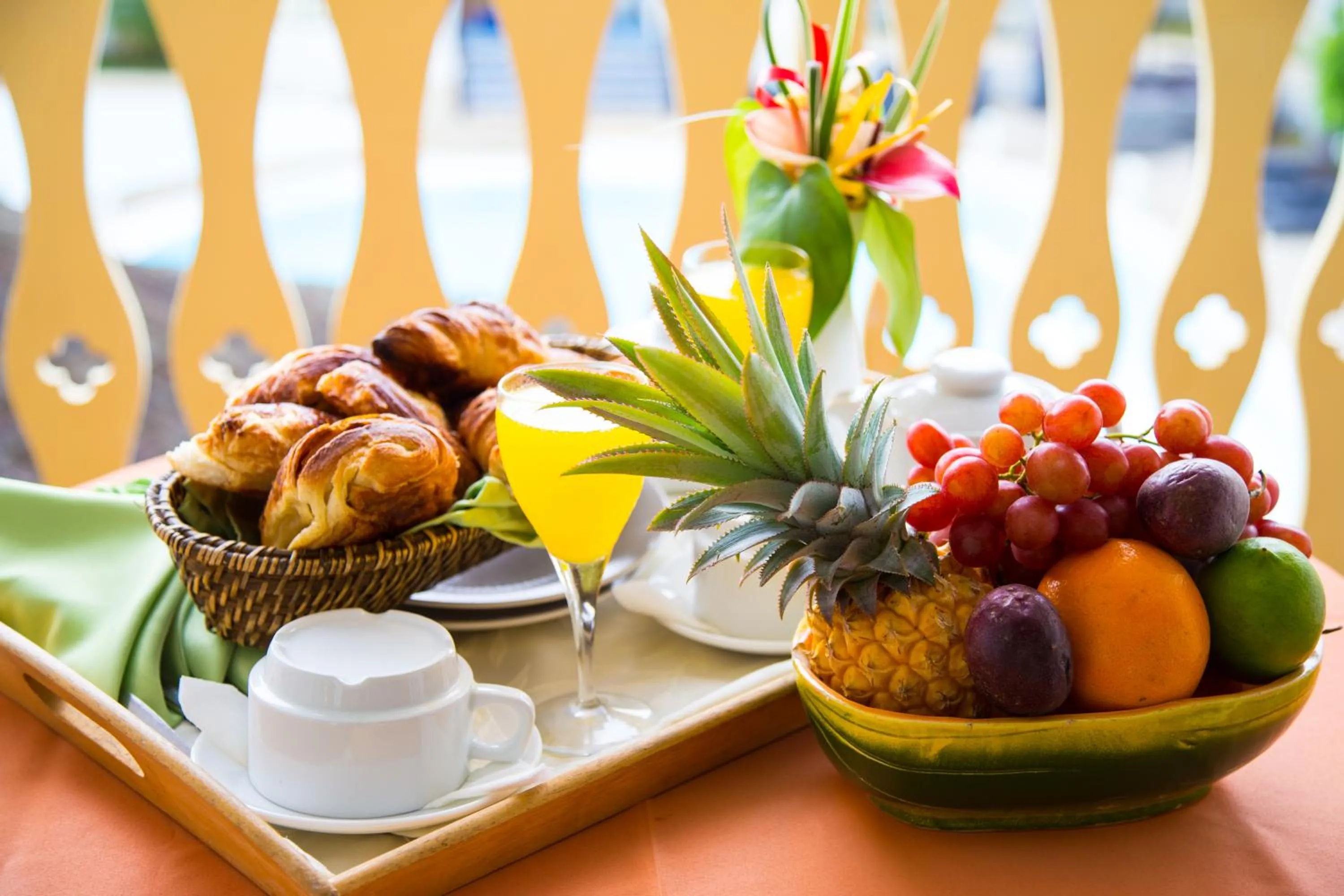 Food and drinks in Le Nautile Beachfront