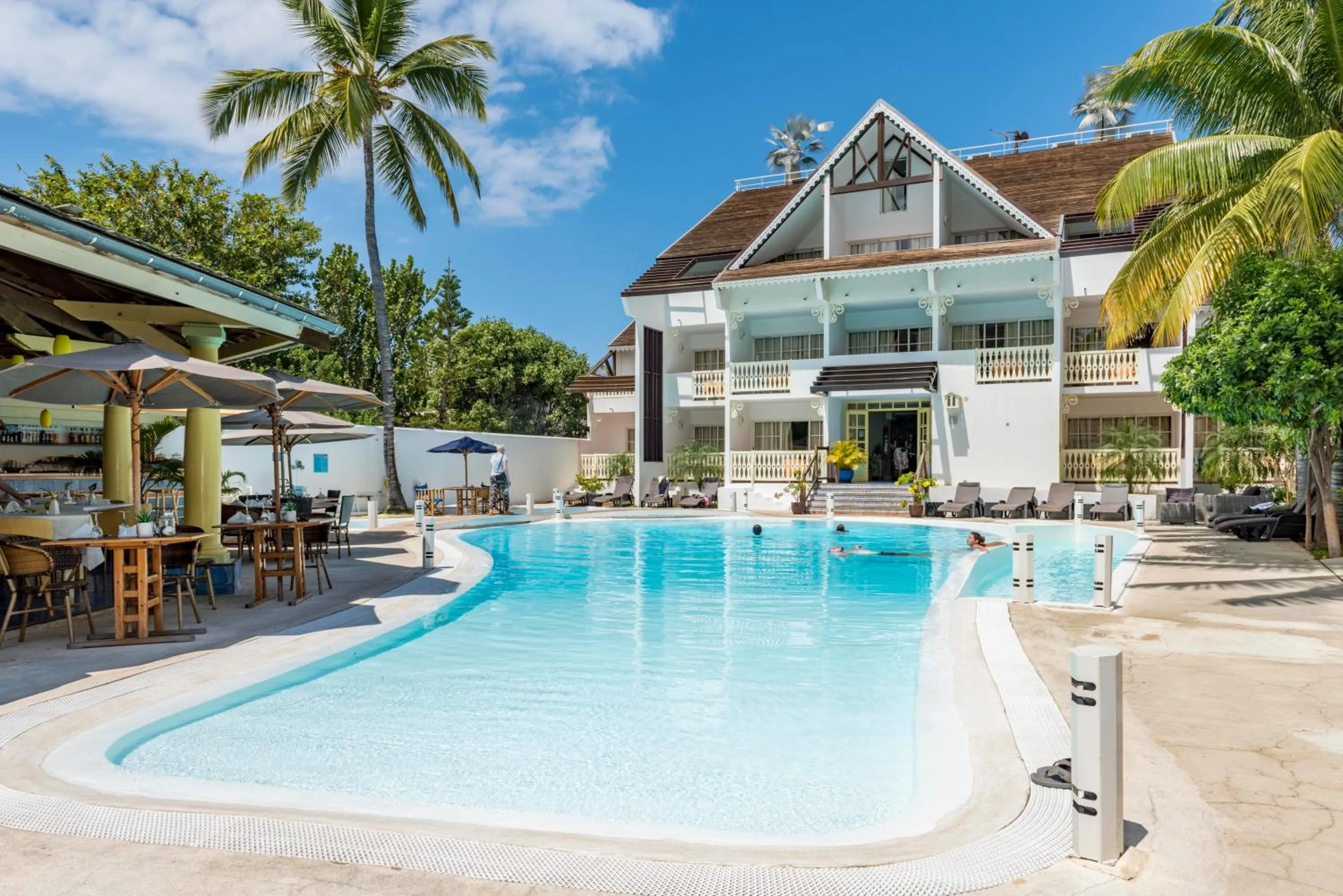 Restaurant/places to eat in Le Nautile Beachfront