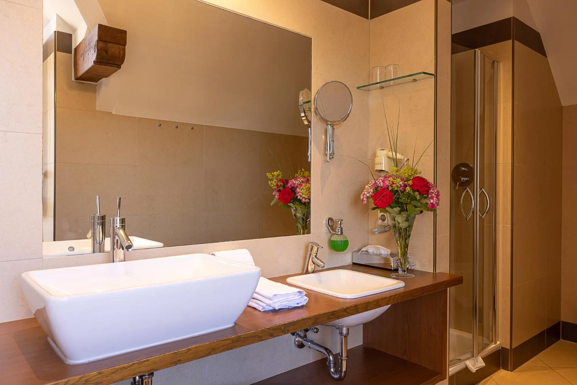 Bathroom in Hotel Finkennest - Panoramic Garden Resort