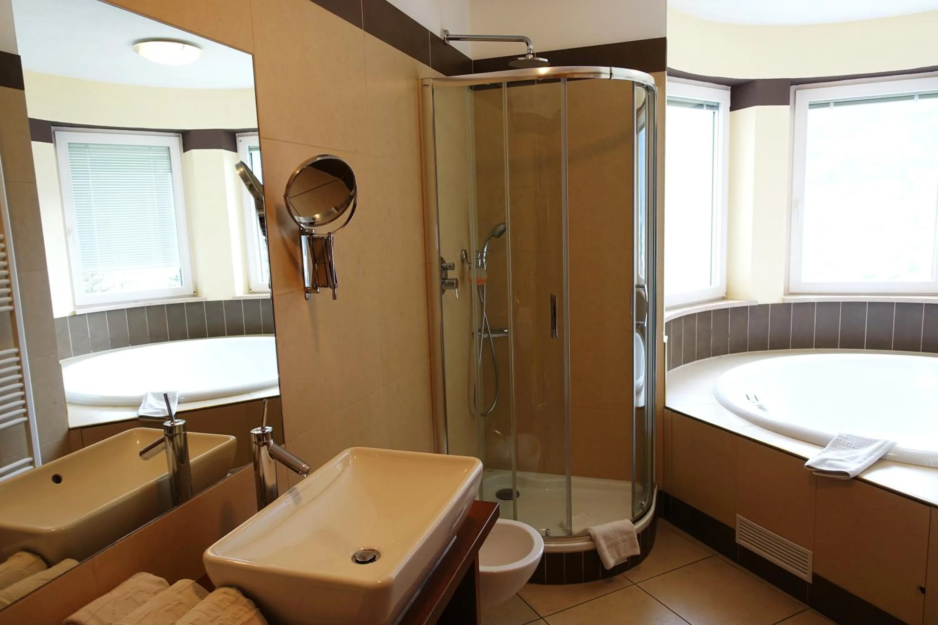 Bathroom in Hotel Finkennest - Panoramic Garden Resort