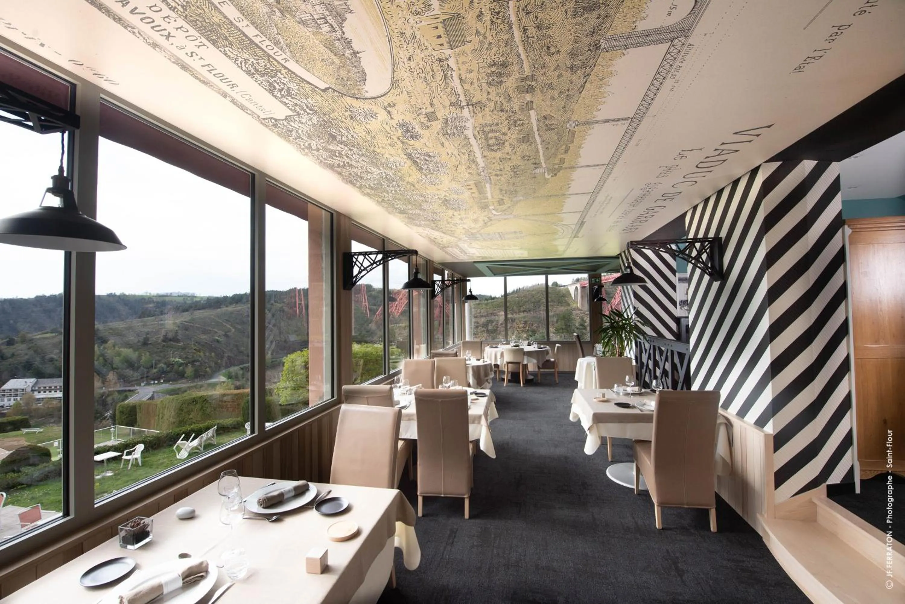 Restaurant/places to eat in Logis Hôtel Beau Site